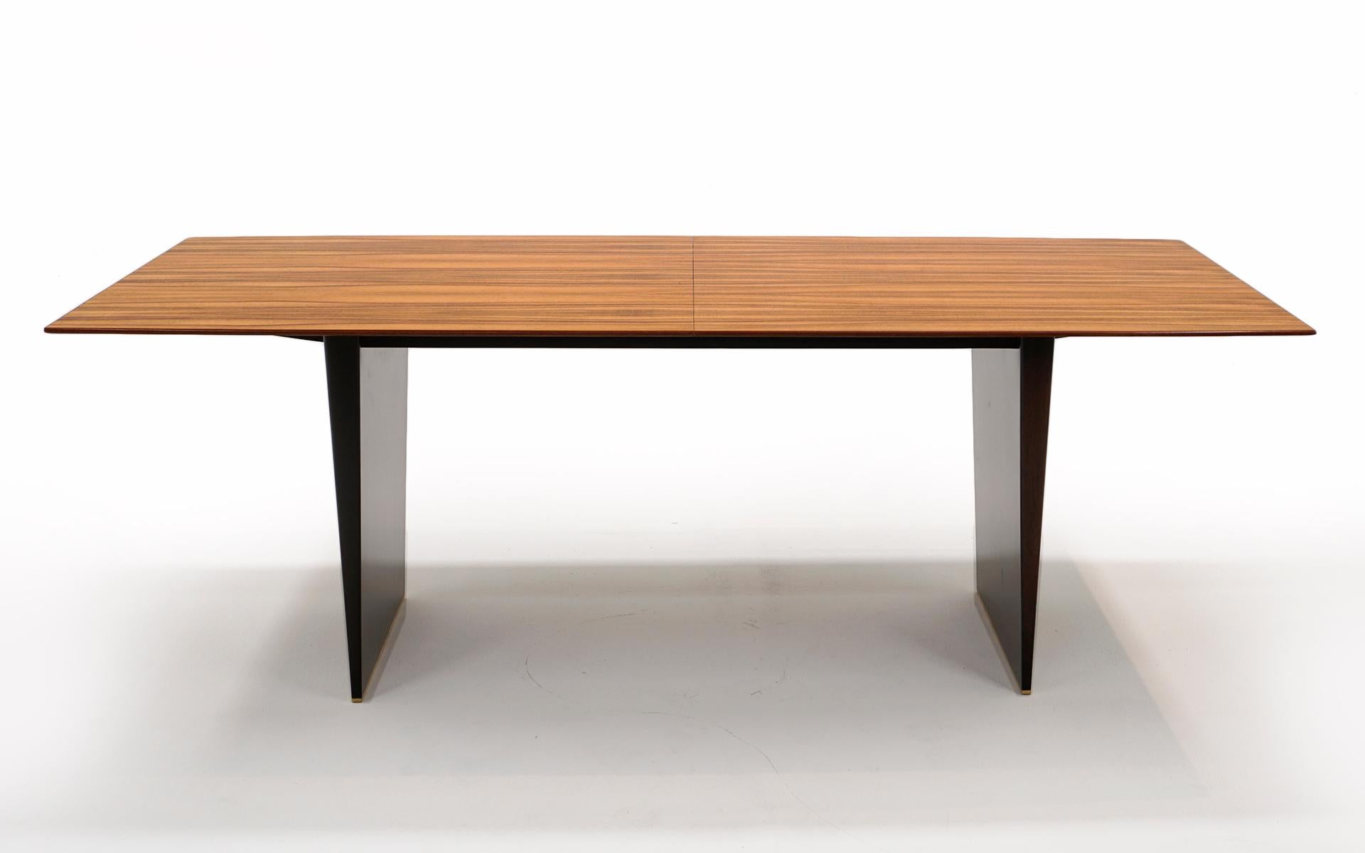 Mid-Century Modern Tawi Wood Dining Table by Edward Wormley for Dunbar. Excellent. SEE THE VIDEO! For Sale