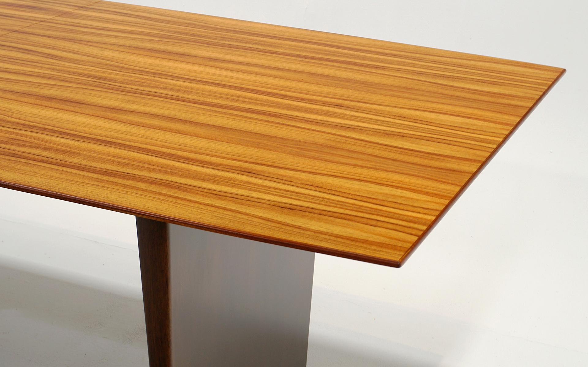 Mid-20th Century Tawi Wood Dining Table by Edward Wormley for Dunbar. Excellent. SEE THE VIDEO! For Sale