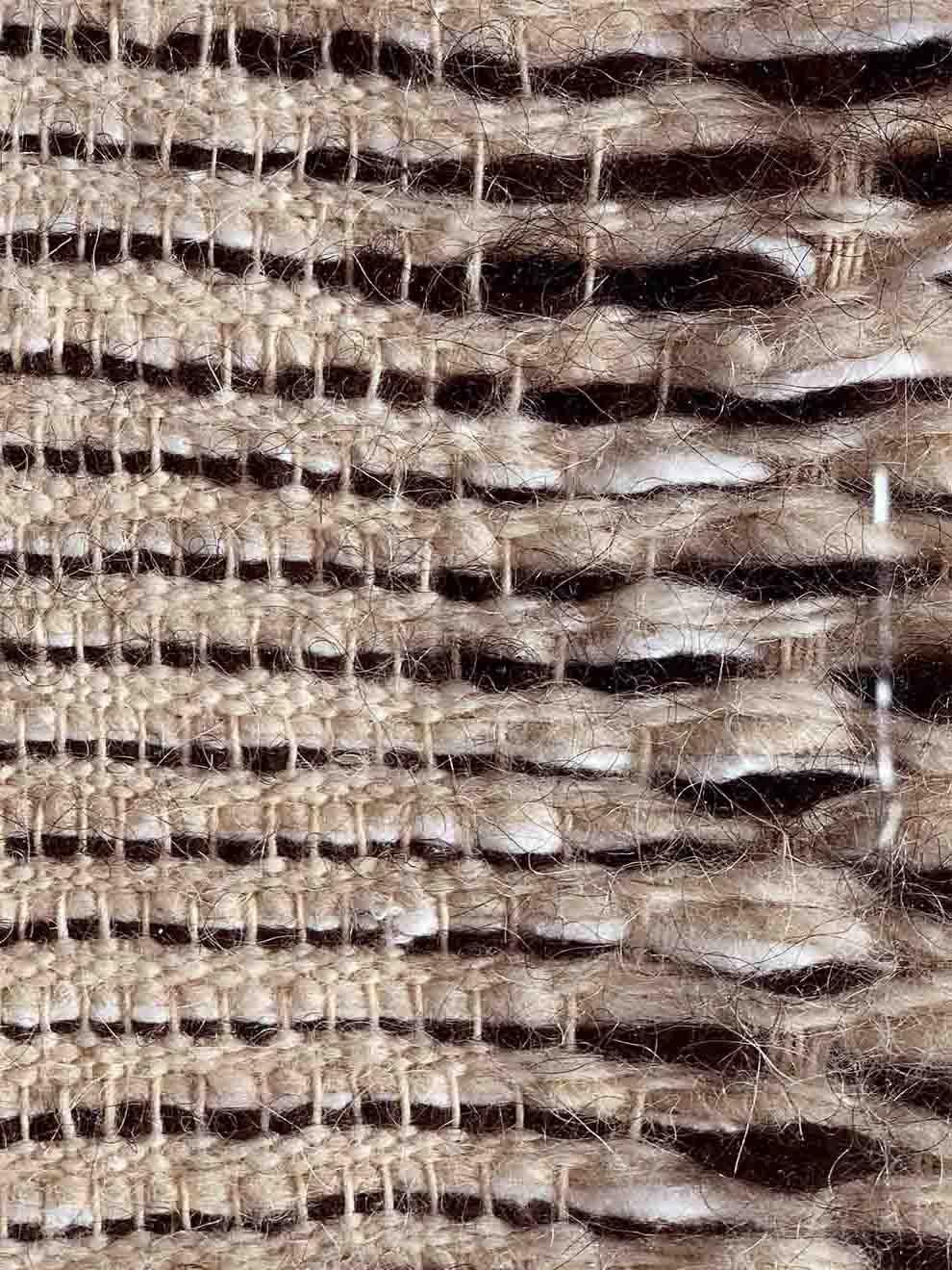 - Handgesponnene und handgewebte Wolle, Ölfarbe
- 2020
- Einzigartiges Stück
- Einrahmung von Laetitia Verchere

Abmessungen: 9.6 x 8 Zoll // 24,5 x 20,5 cm.