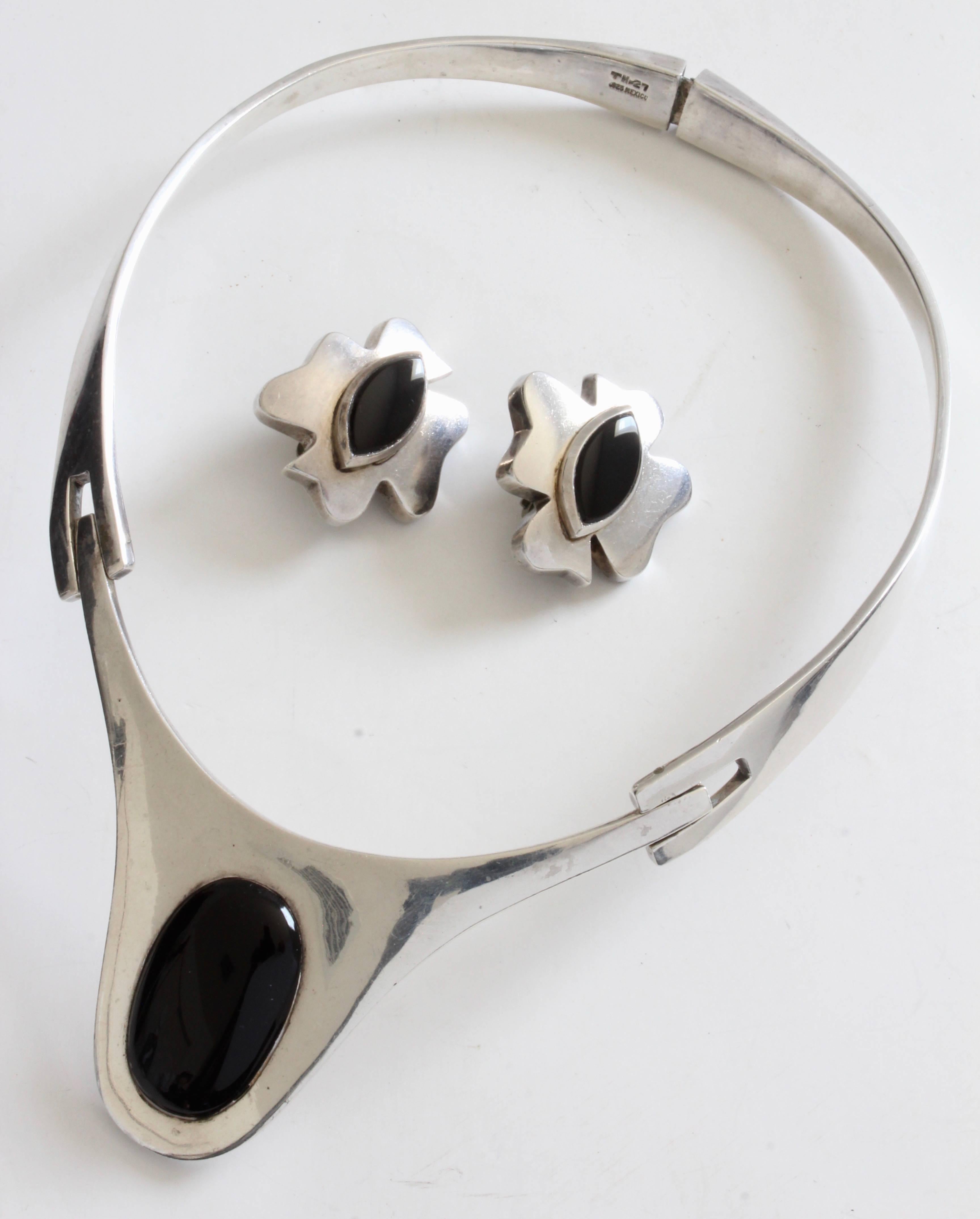 Oval Cut Taxco Mexico 3 piece Silver Onyx Modernist Eagles Necklace / Earrings, 1970s 