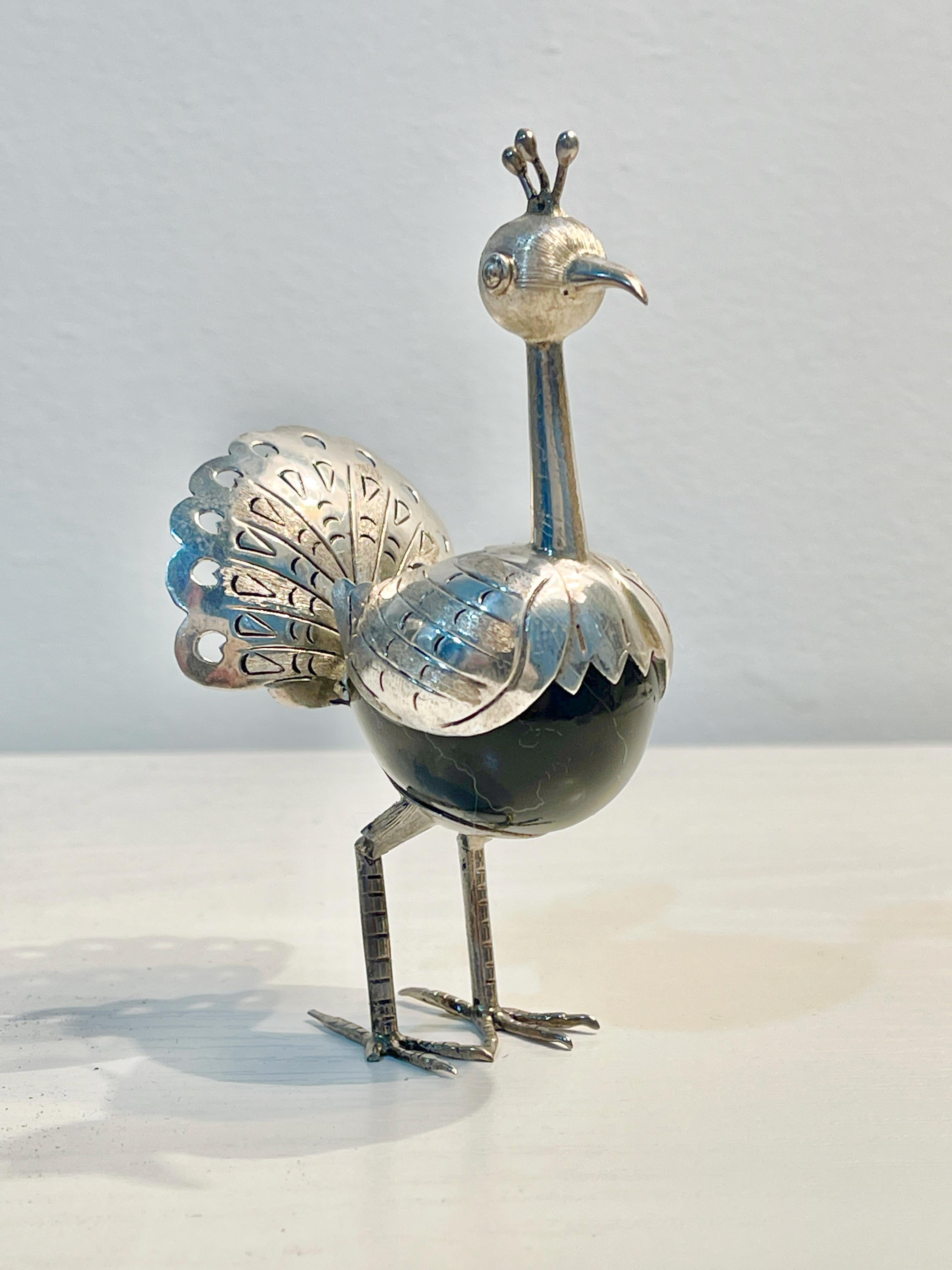 Taxco Mexico 925 sterling silver quail with egg shaped black onyx body, marked TR-104. Standing sculpture.