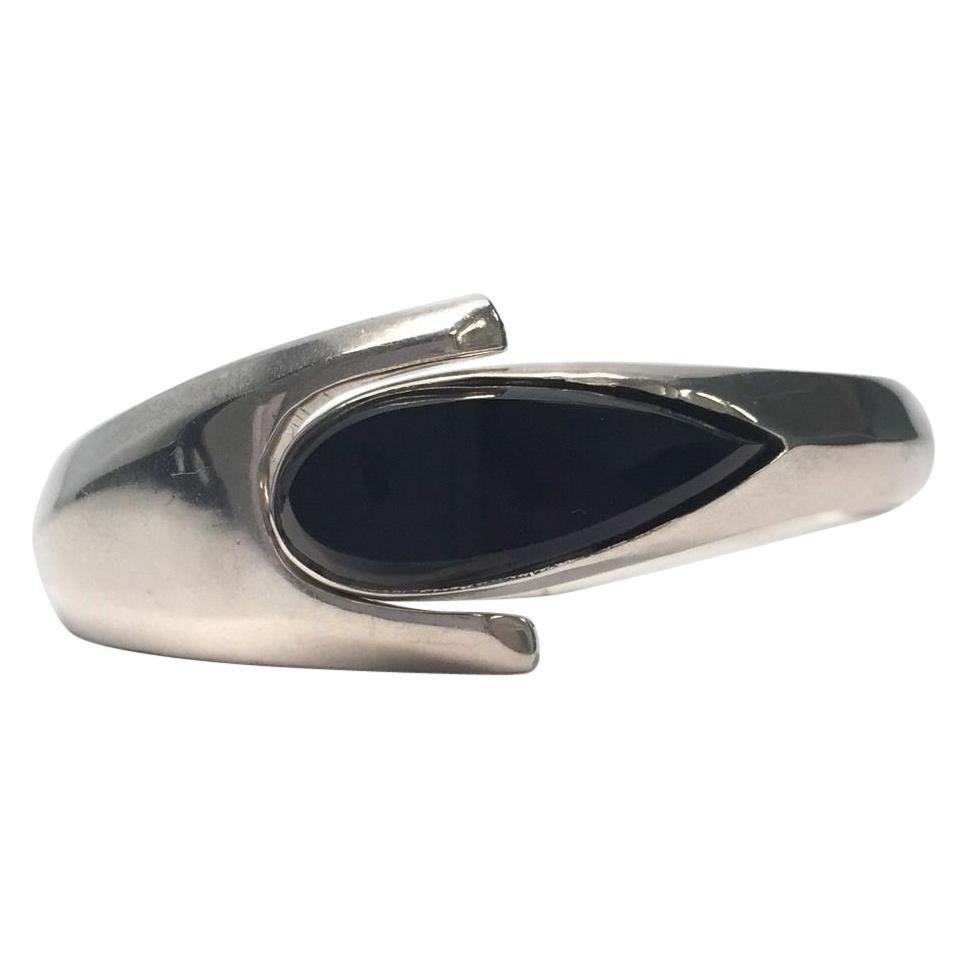Taxco Mexico TB-41 Sterling Silver Onyx Hinged Bracelet For Sale