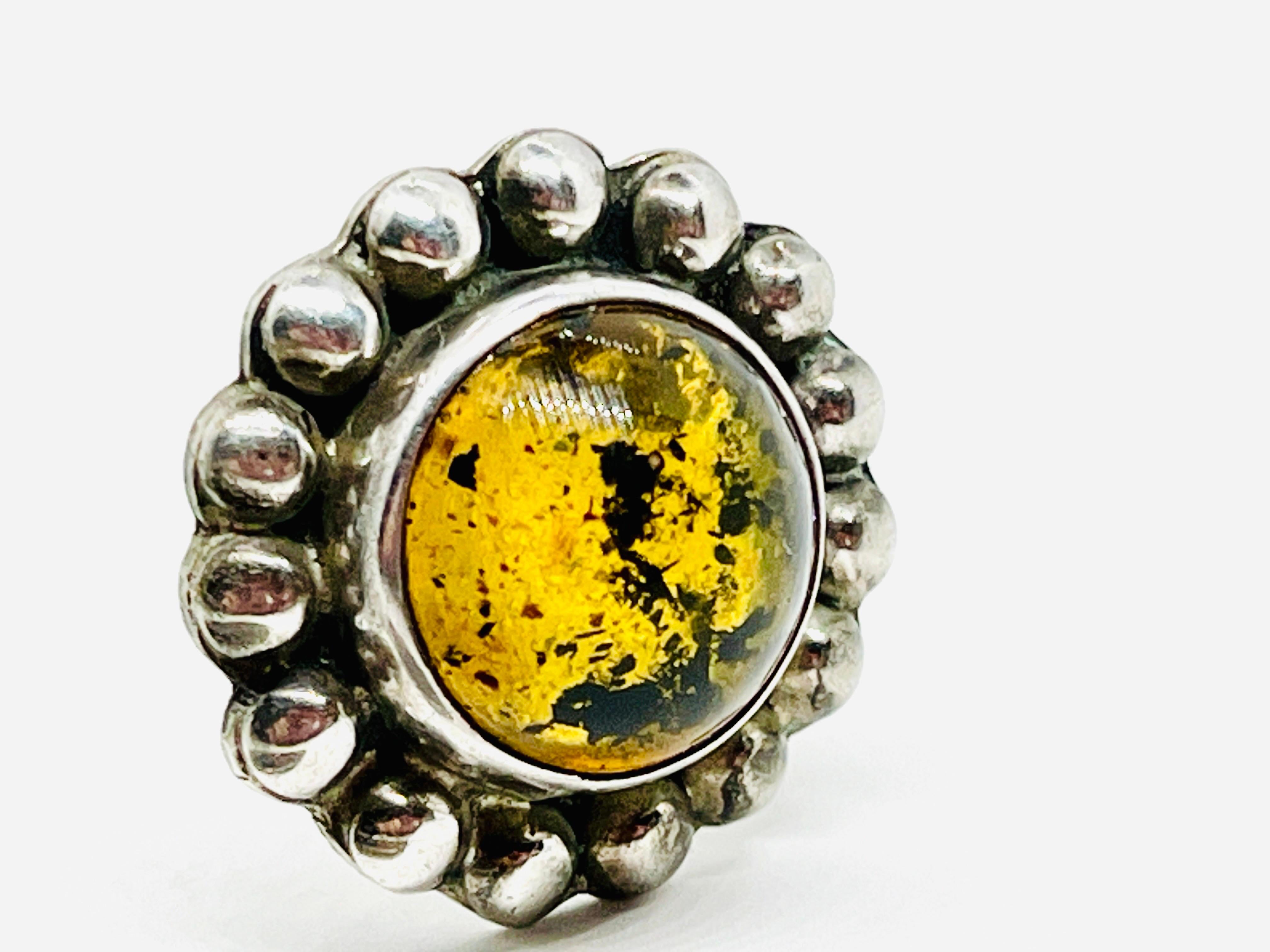 Taxco Silver, Chiapas Yellow Amber Cabochon Clip Earrings, Marked In Fair Condition For Sale In Lynnwood, WA