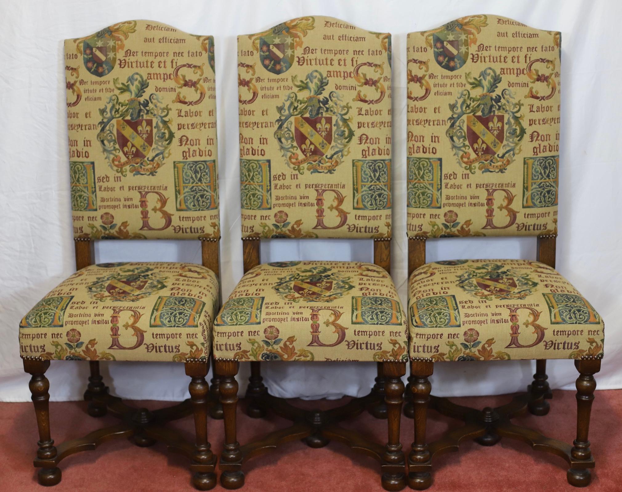 We delight to offer for sale this stunning set of eight good quality oak upholstered dining chairs. Bearing labels for Taylor & Co. In amazing condition .
Don't hesitate to contact me if you have any questions.
Please have a closer look at the