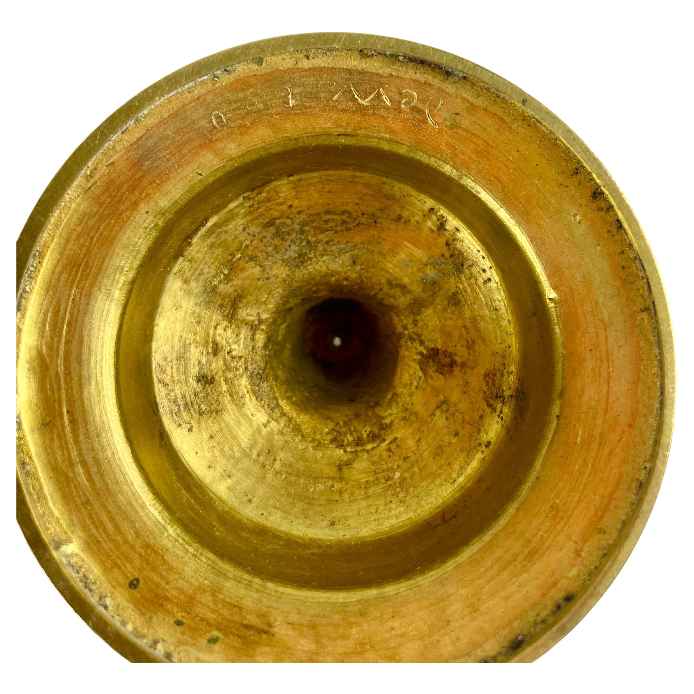 Paire de tasses décoratives en bronze doré de style néo-Renaissance de Tazza de l'Antiquité du 19e siècle en vente 5