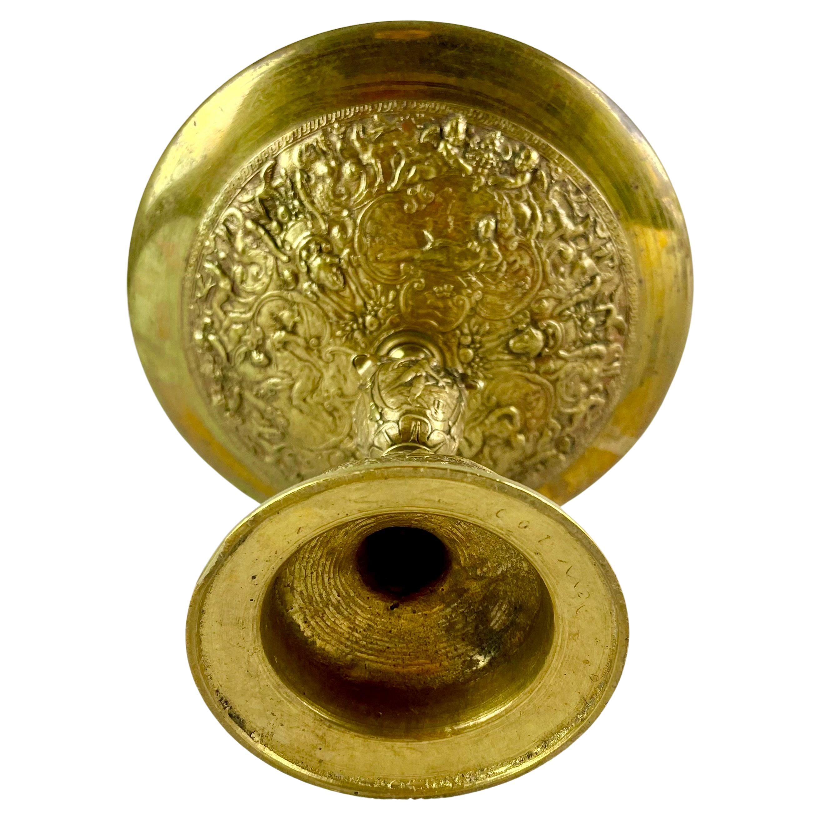Tazza Neo-Renaissance, Paar Tazza-Dekoschalen aus vergoldeter Bronze, antik, 19. Jahrhundert (Vergoldet) im Angebot