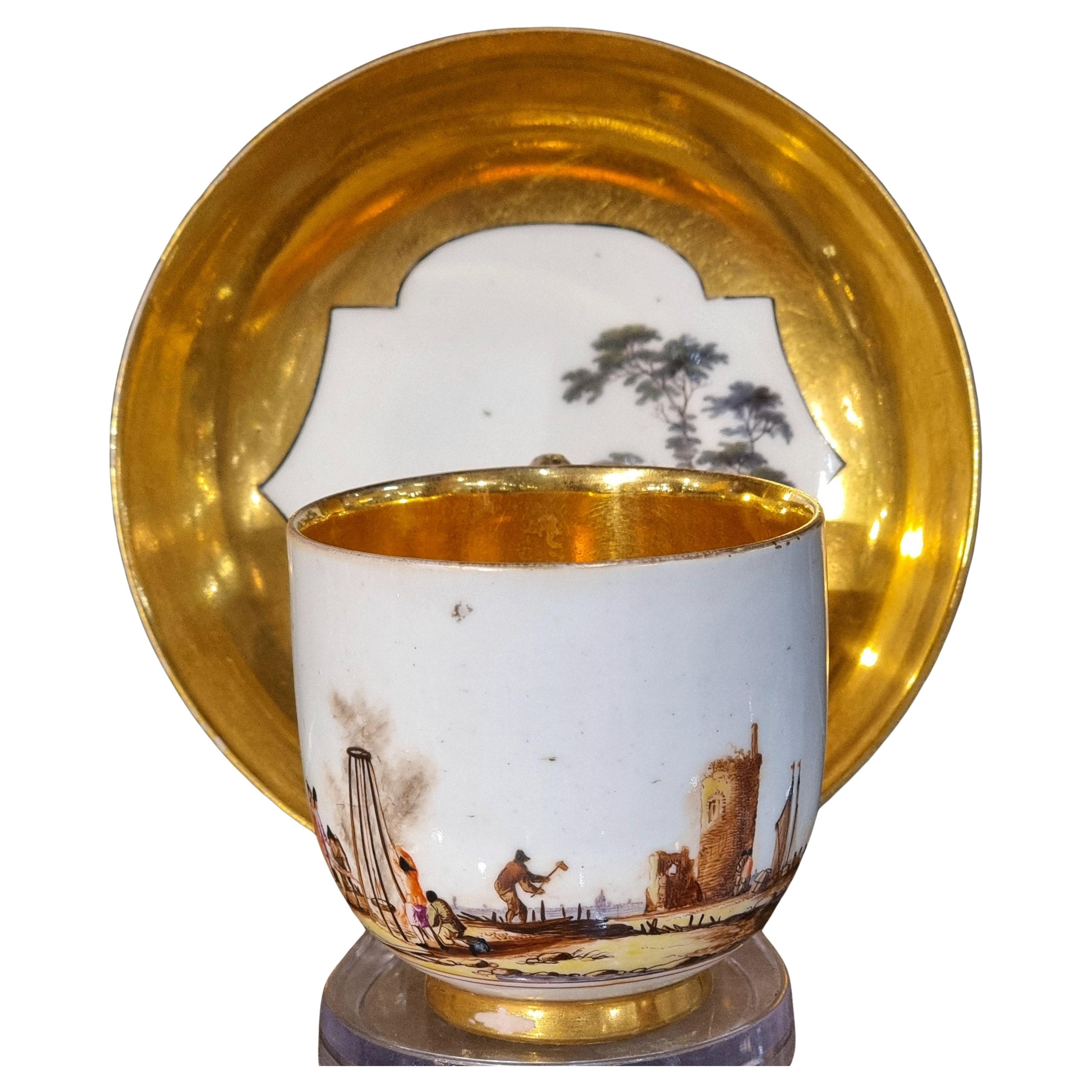 Tazzina con piattino in porcellana di Meissen, Germania, circa 1720–1730 in vendita