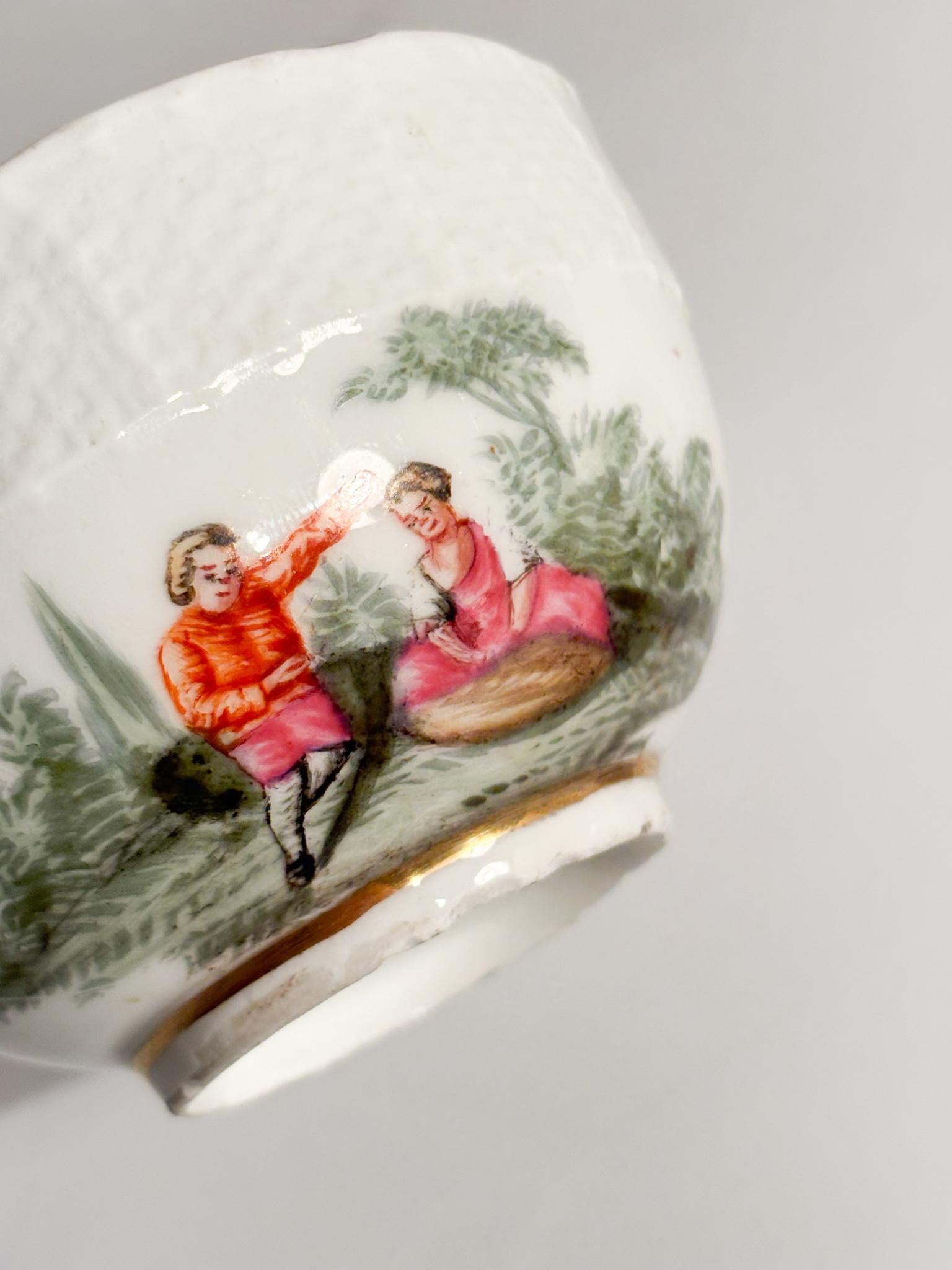 Tasse à café en porcelaine de Meissen peinte de scènes classiques des années 1800 en vente 3