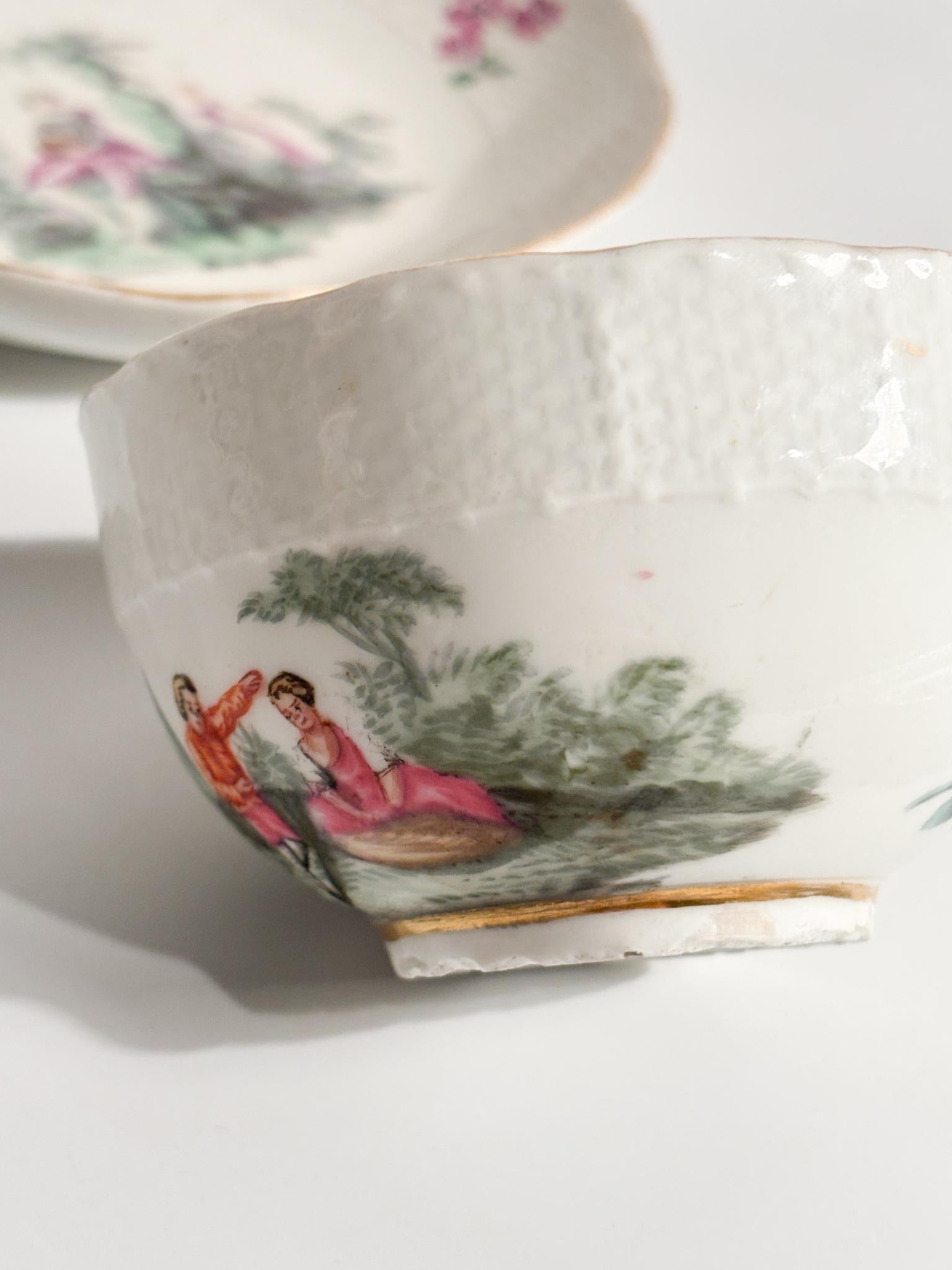 Porcelaine Tasse à café en porcelaine de Meissen peinte de scènes classiques des années 1800 en vente