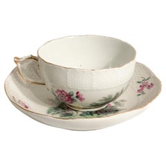 Tazzina da Caffè in Porcellana di Meissen Dipinta con Scene Classiche del 1800