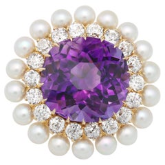 Spilla con ametista, diamante vecchio taglio europeo e perla naturale di TB Starr Spilla con ametista, diamante vecchio taglio europeo e perla naturale di TB Starr