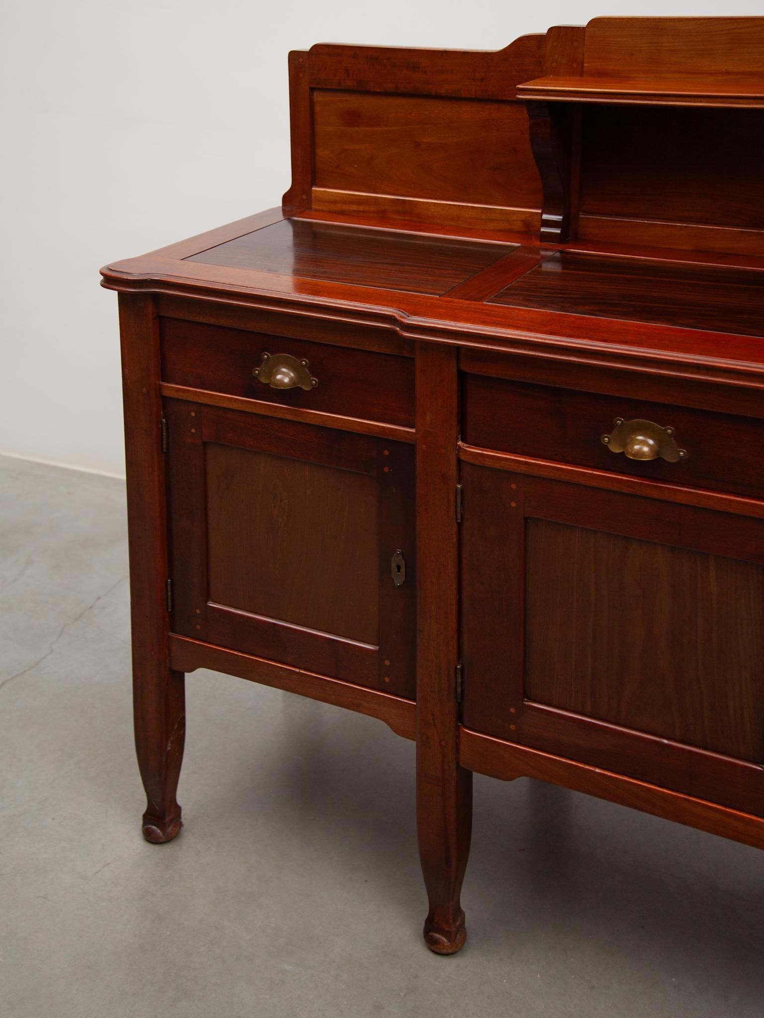 Aparador t'Binnenhuis Diseñado por Jac van den Bosch, Escuela Amsterdamse 1909 en venta 2