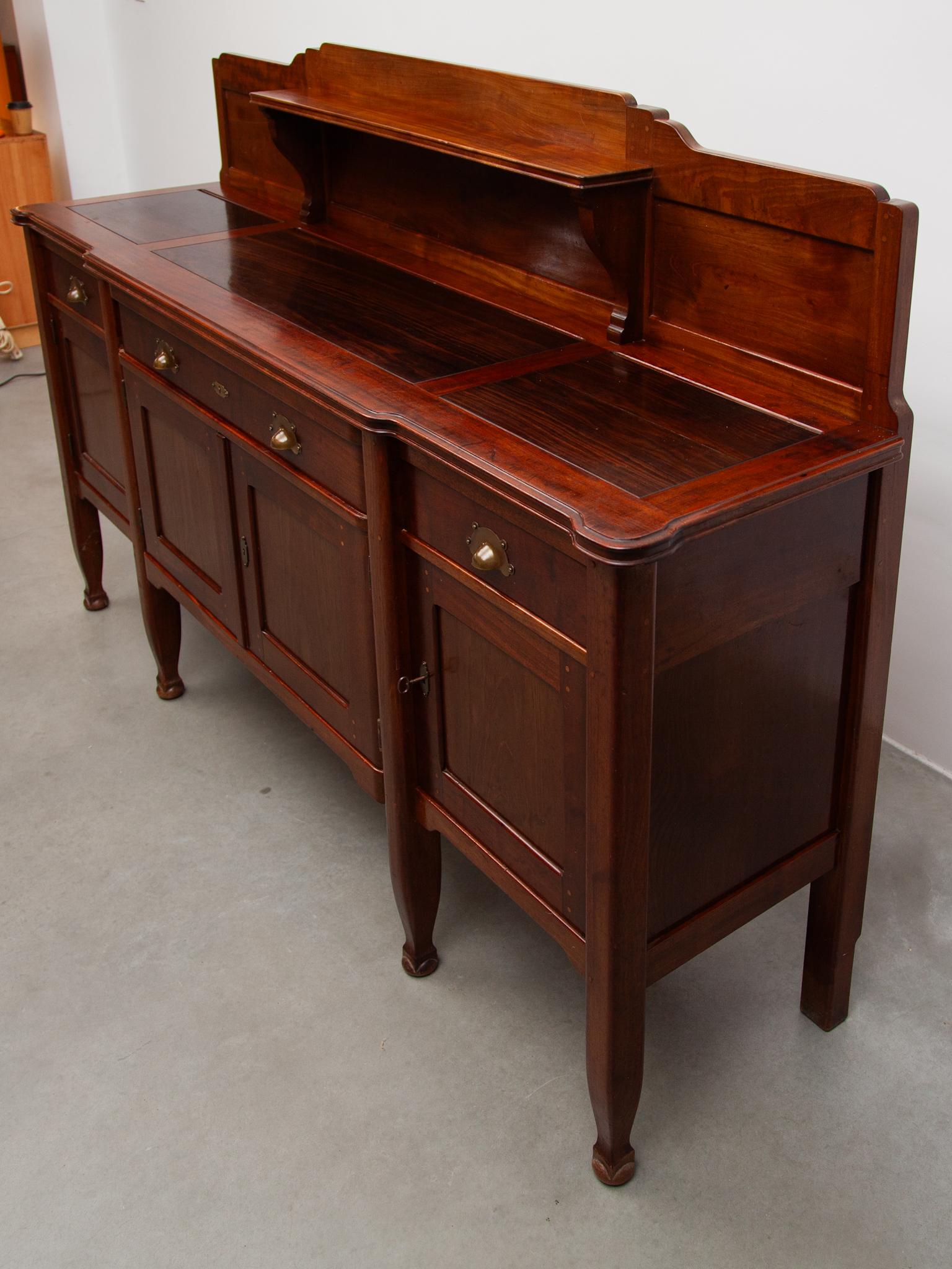 Aparador t'Binnenhuis Diseñado por Jac van den Bosch, Escuela Amsterdamse 1909 Latón en venta