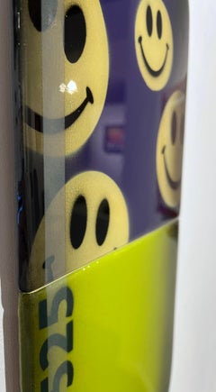 Original-Sprühfarbe auf Holzausschnitt, „Happy Pill“ – Mischtechnik, 1/1