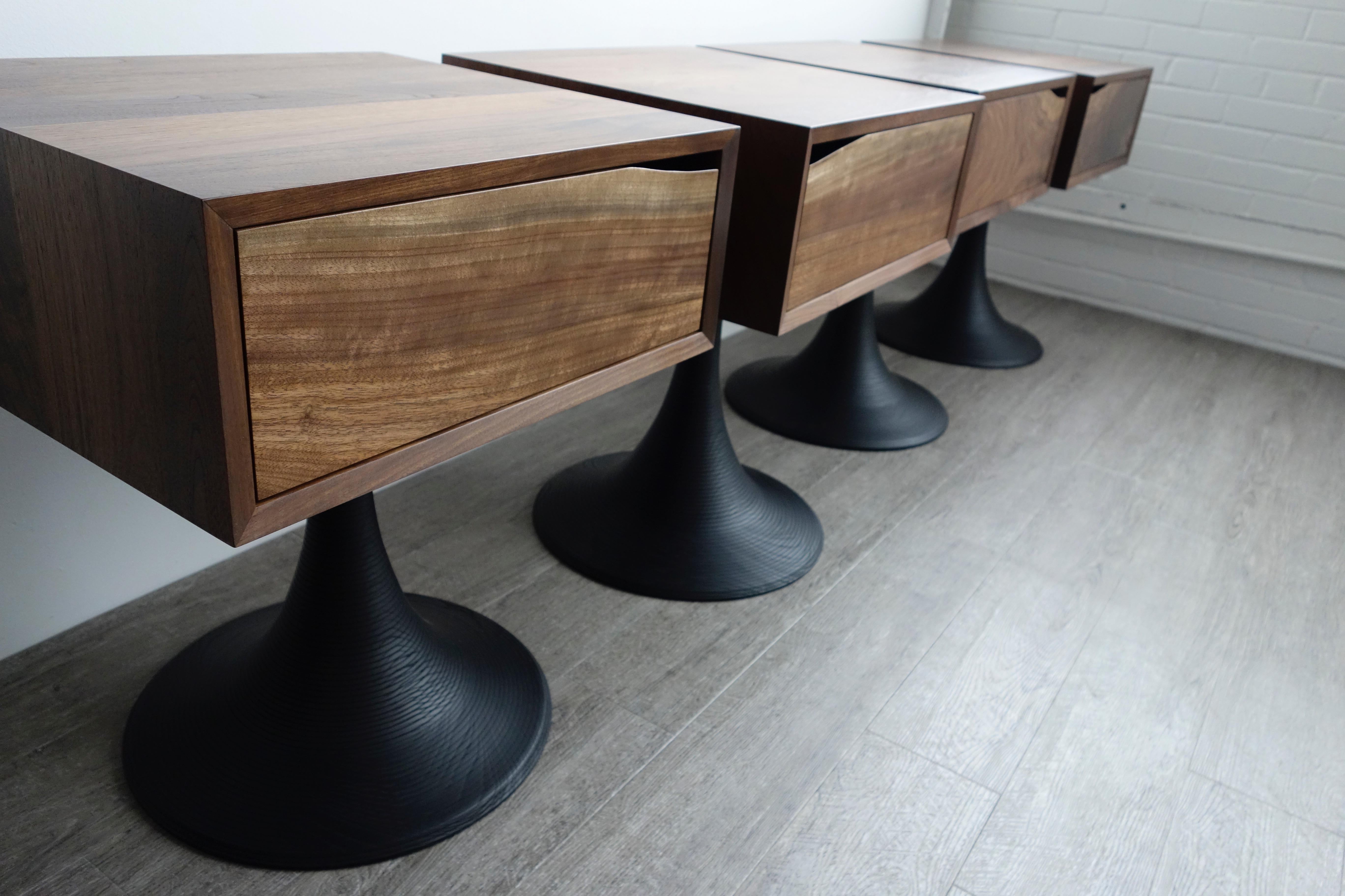 Américain Table d'appoint TC15, table moderne rustique fabriquée à la main pour la chambre à coucher ou le salon en vente
