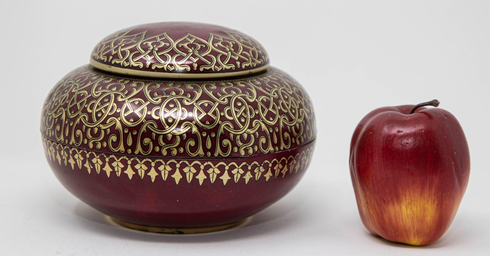 Tchibo Caja de Estaño Rojo y Dorado Arabesco Recipiente para Café Vintage 1960 Alemania Morisco en venta