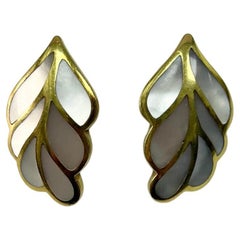 T&Co Perlmutt-Intarsien-Ohrclips aus 18k Gelbgold mit Blattgold