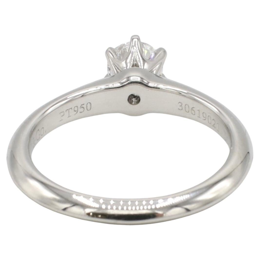 Modern T&Co. Platinum .30 Carat D VS1 Round Natural Solitaire Engagement Ring For Sale