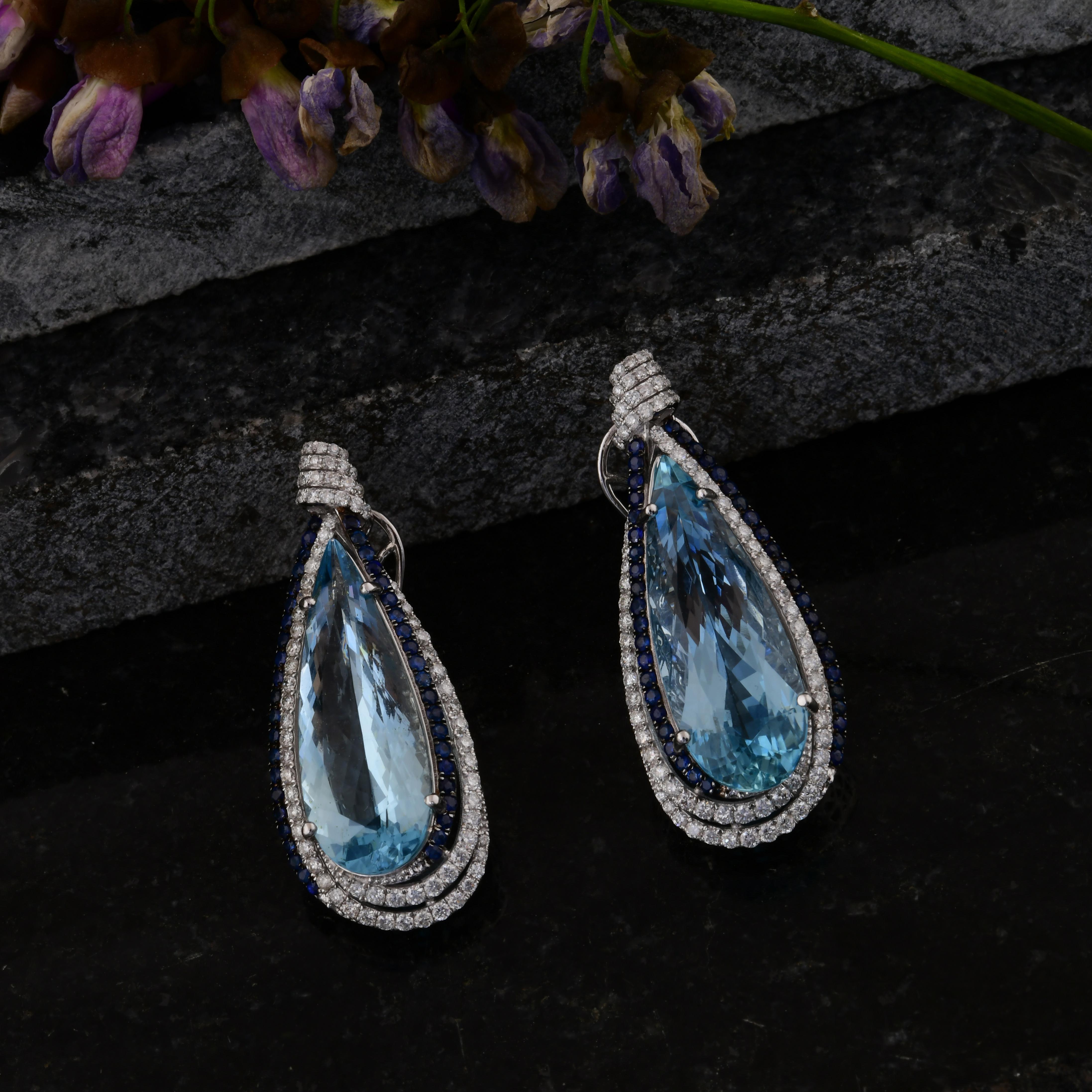 Taille poire Boucles d'oreilles goutte d'aigue-marine et saphir en or blanc 18k Halo Diamants TCW 17.11 en vente