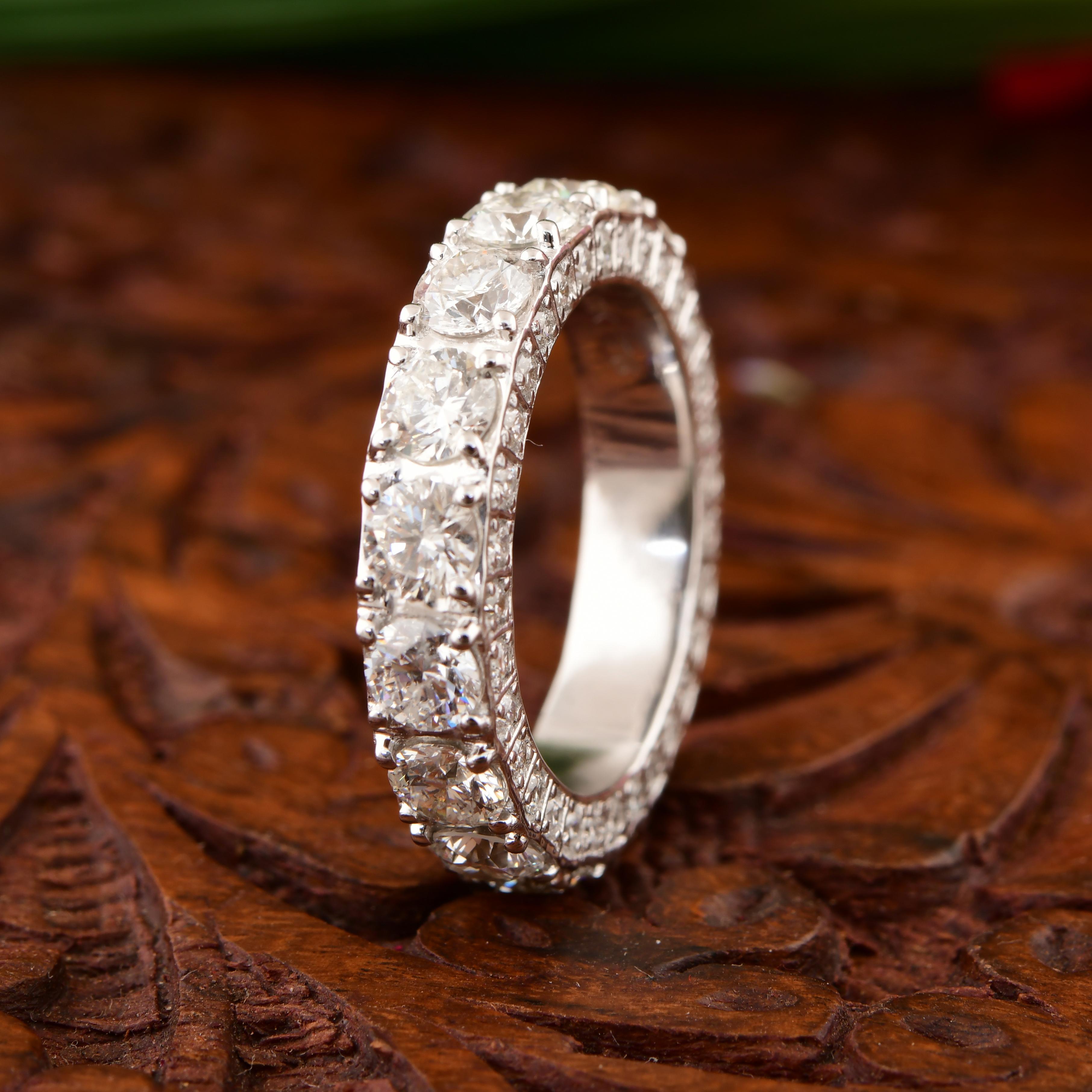 in vendita:  Anello Eternity Wedding Band con diamanti TCW 4.85 SI/H in oro bianco 14k Tutte le tariffe pagate 10