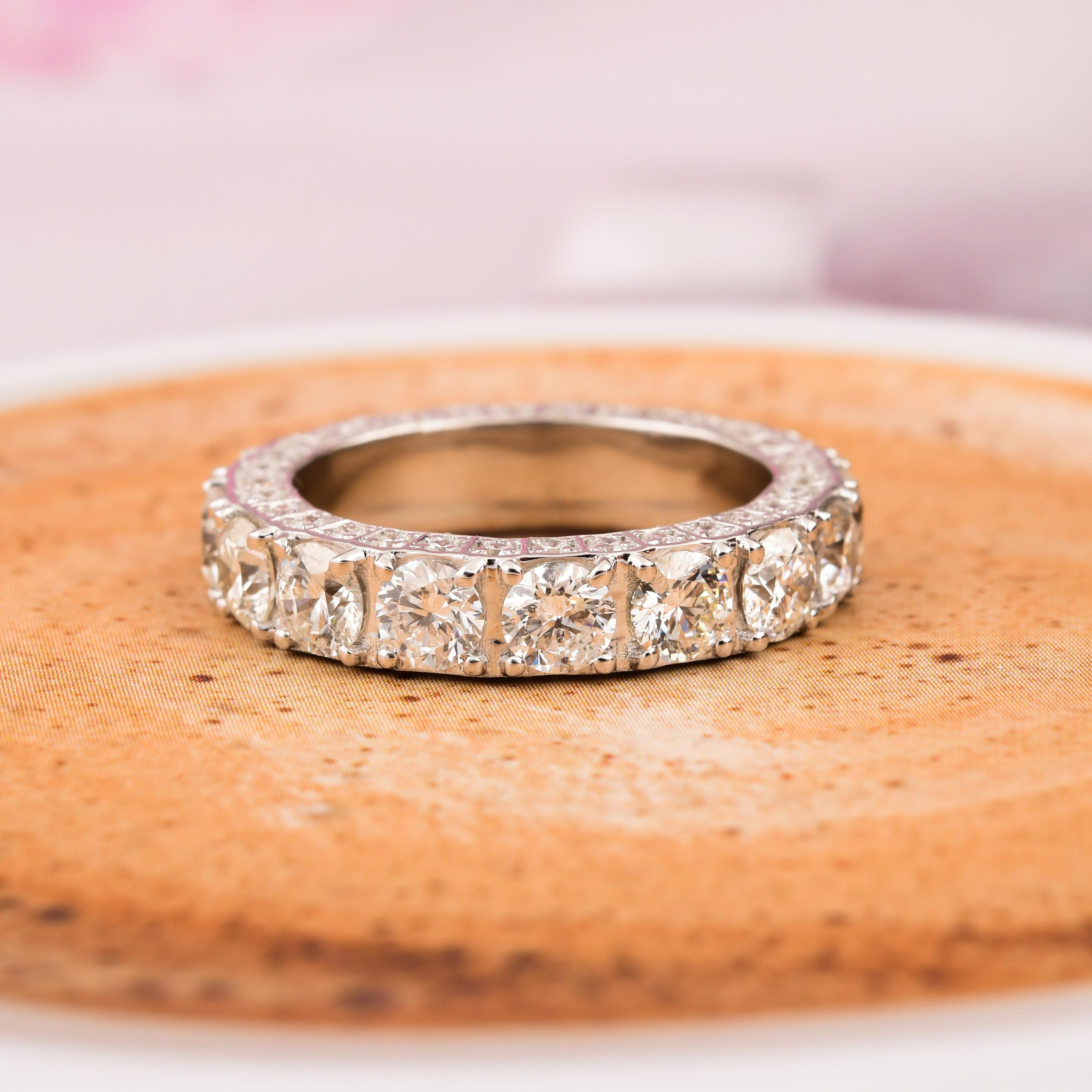 in vendita:  Anello Eternity Wedding Band con diamanti TCW 4.85 SI/H in oro bianco 18 carati Tutte le tariffe pagate 10