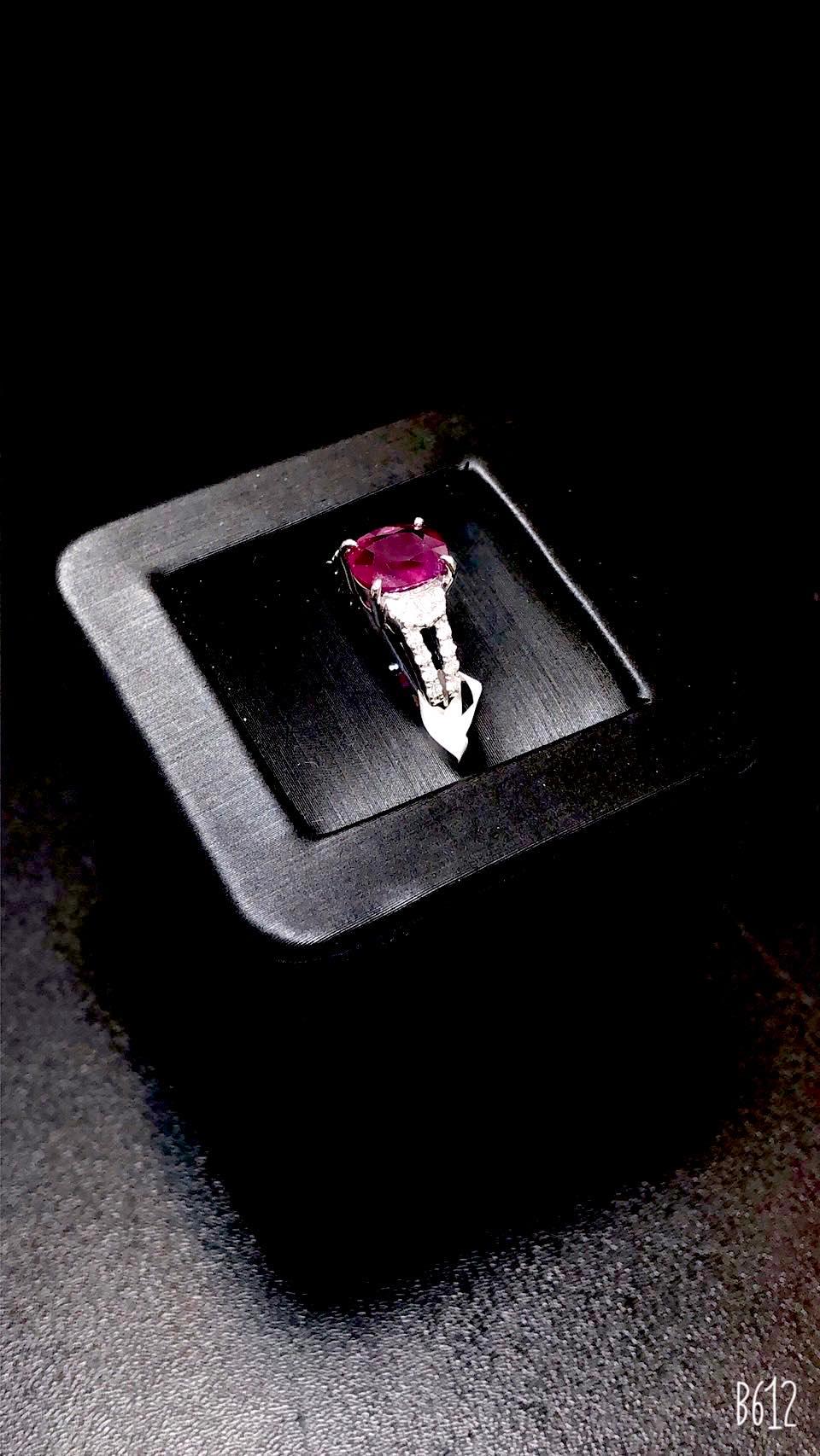 TDUGR Certfied Ruby Ring 2.37 carats In New Condition For Sale In Taipei, TW