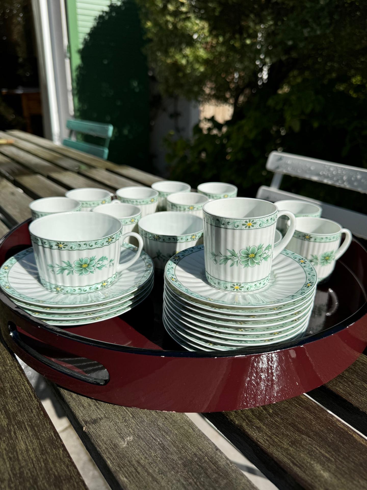 Early 20th Century Tea and Coffee Set by Alfred Lanternier Limoges Porcelain Circa 1920 27 Pieces