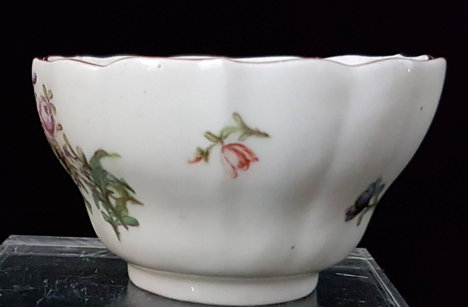 Tea bowl and Saucer, Chelsea, circa 1752 For Sale 1