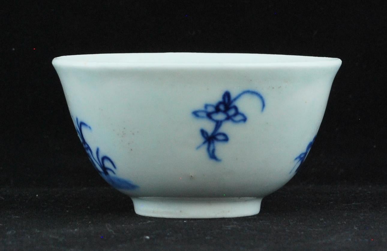 Teeschale und Untertasse, Storchenmuster, Bow Porcelain Fabrik, um 1750 (18. Jahrhundert) im Angebot