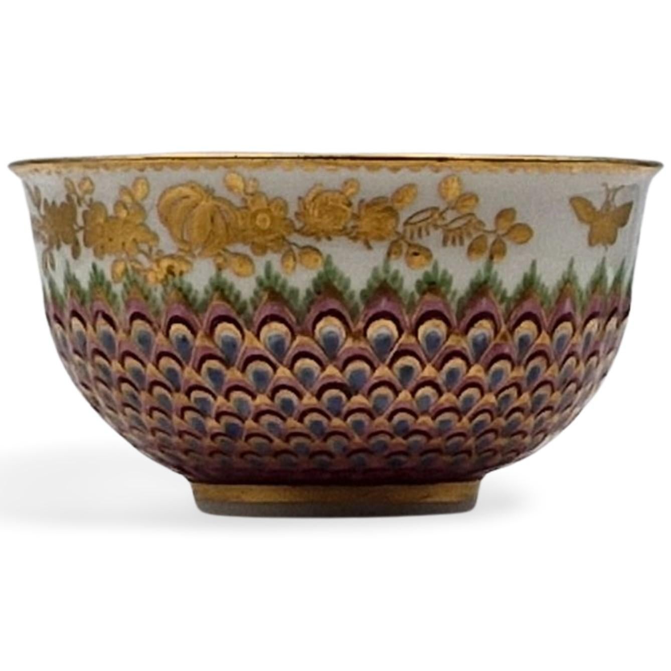 Neoclassical Tea Bowl & Saucer, Peacock Decoration, Chelsea, circa 1765 For Sale