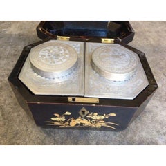 Tea Box in Japanese Lacquer Black Lacquer Floral Decoration, XIXth Century