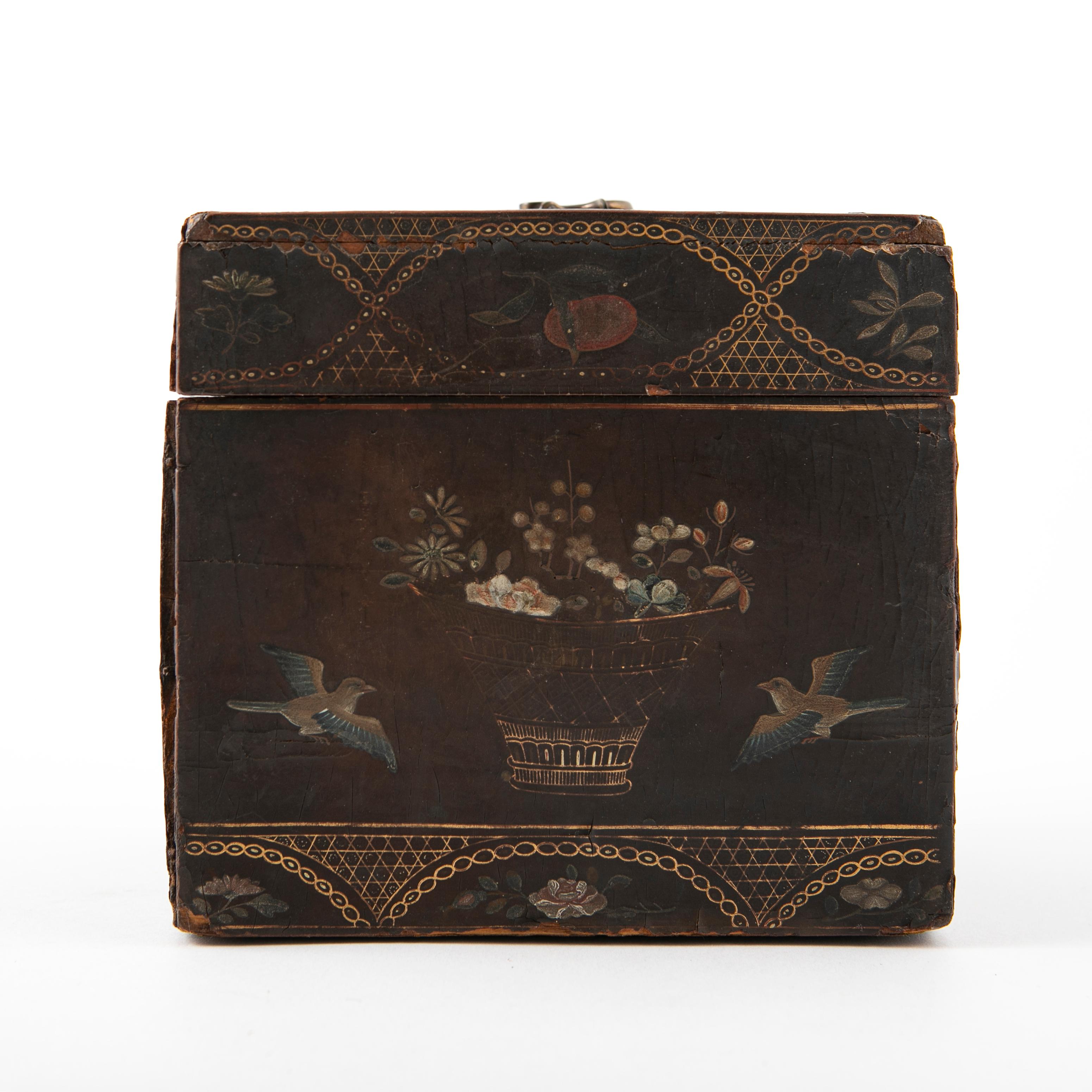 Tea Caddy in Black Lacquer with Floral Decorations 5