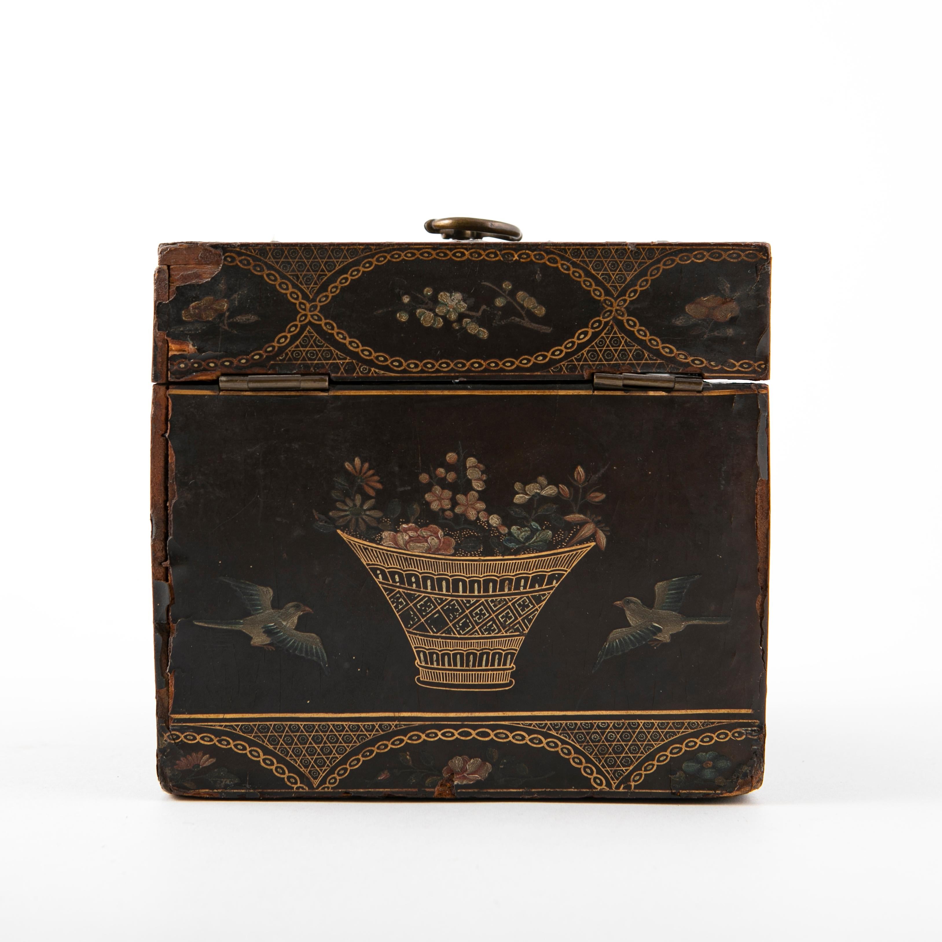 Tea Caddy in Black Lacquer with Floral Decorations 6