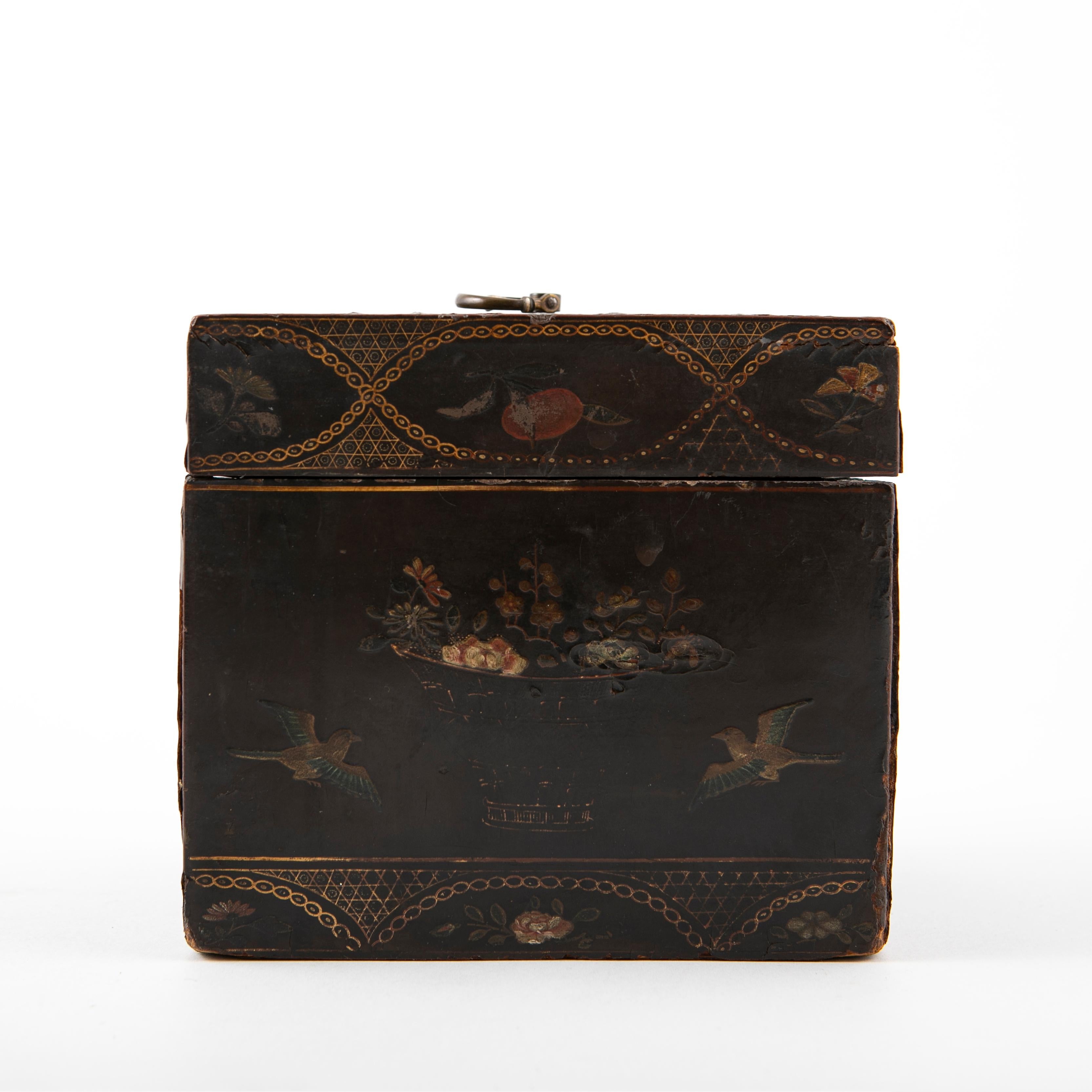 Tea Caddy in Black Lacquer with Floral Decorations 7