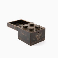 Tea Caddy in Black Lacquer with Floral Decorations