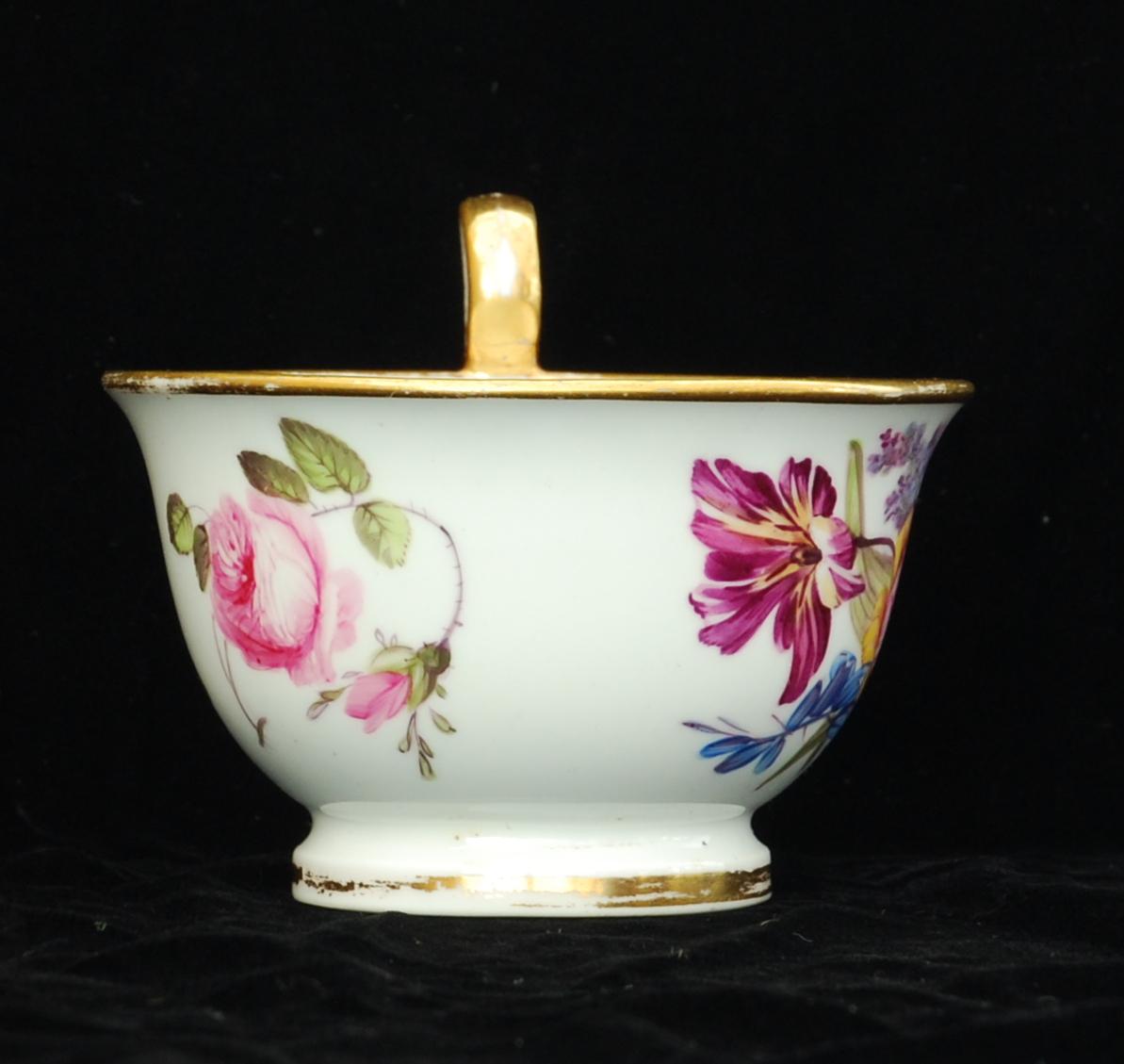 Stampato Tazza da tè e piattino in porcellana di Nantgarw, 1815 circa in vendita