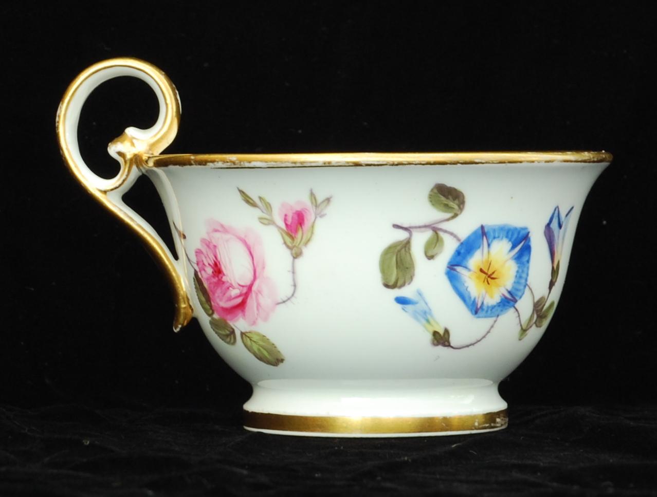Tasse à thé et soucoupe en porcelaine de Nantgarw, vers 1815 Bon état - En vente à Melbourne, Victoria
