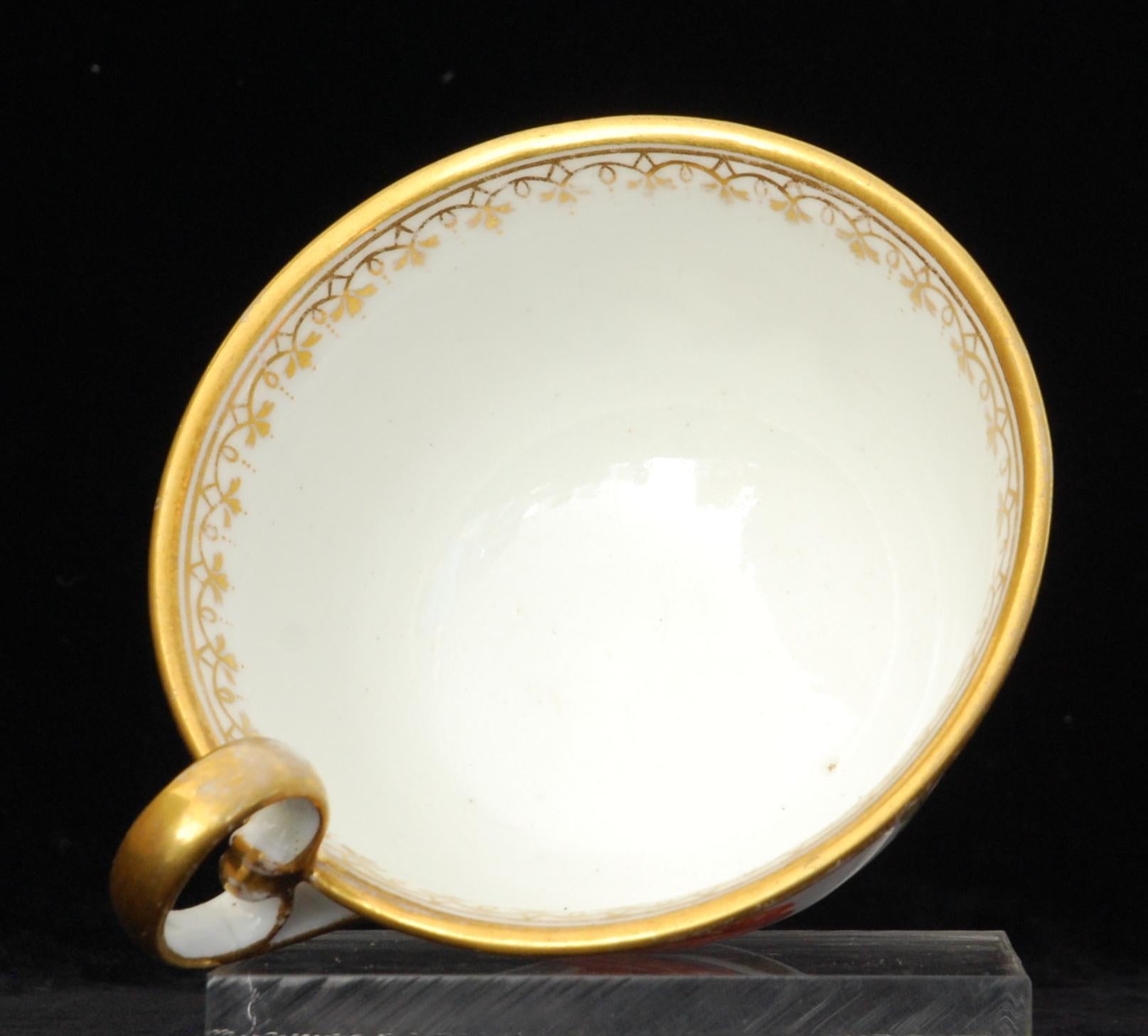 Début du XIXe siècle Tasse à thé et soucoupe Porcelaine de Nantgarw, vers 1815 en vente