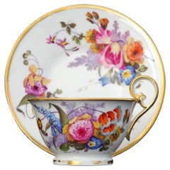 Taza de té y platillo de porcelana de Nantgarw, hacia 1815