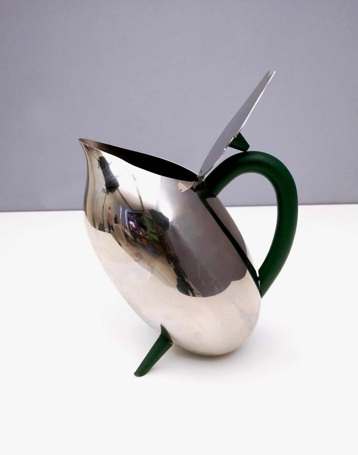 This tea kettle is made in polished stainless steel and has green polycarbonate handle, knob and feet.
Only 3,000 pieces were manufactured and it is now out of production.
It is a vintage item, therefore it might show slight traces of use, but it
