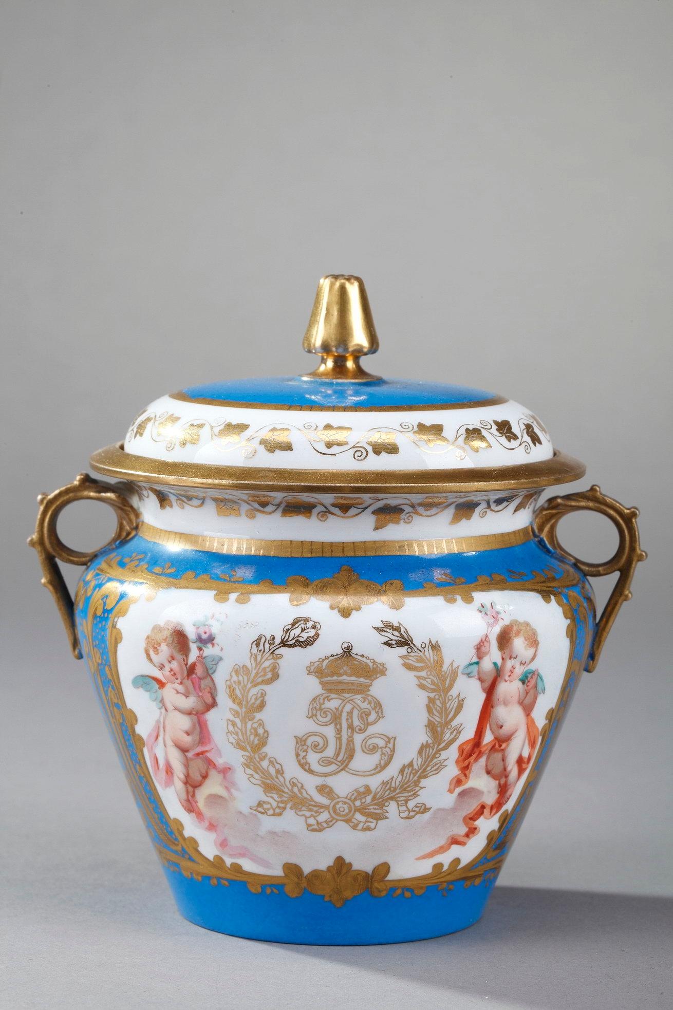 Tea Service with Sevres and Château des Tuileries Marks For Sale 6