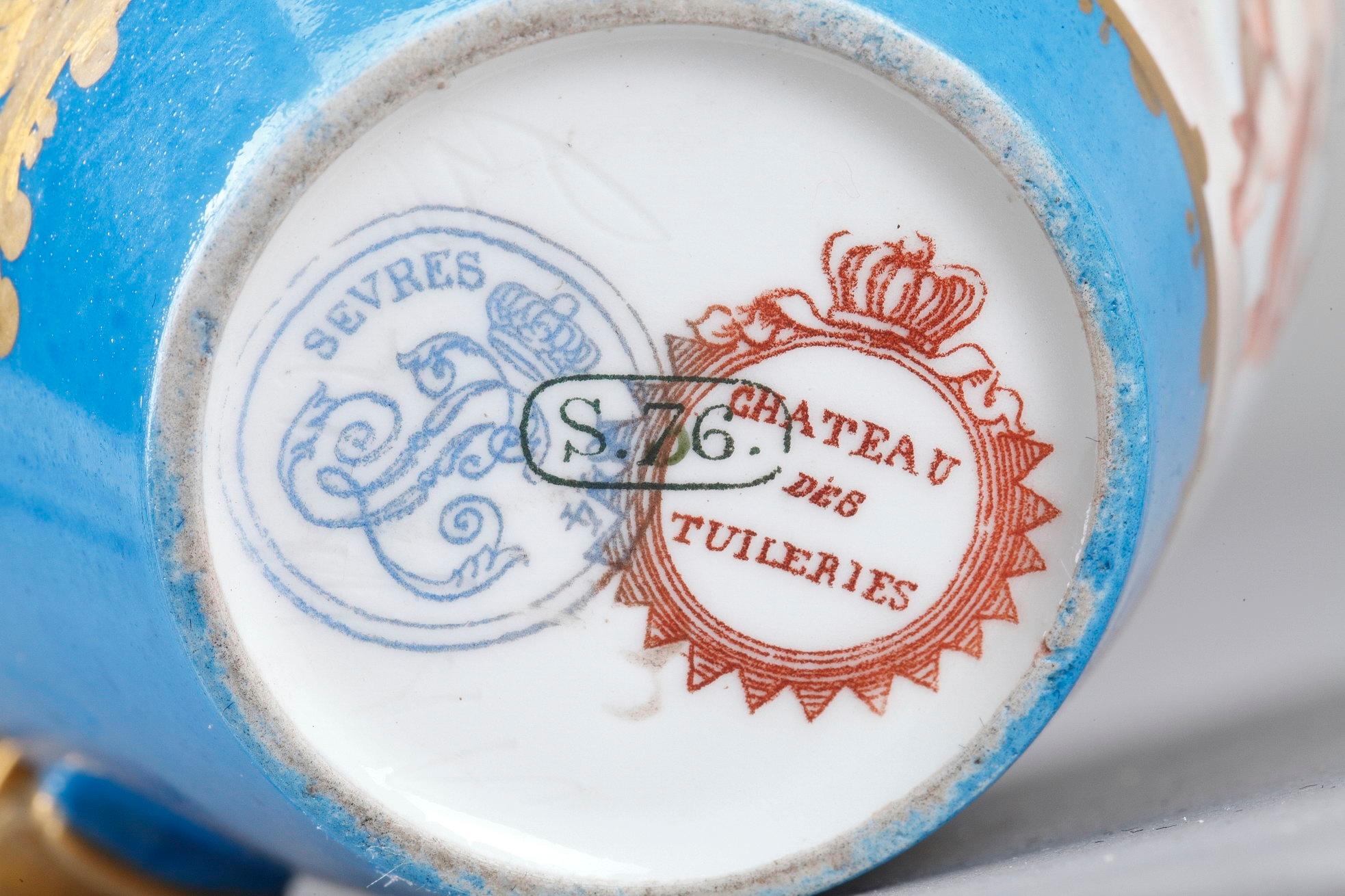 Tea Service with Sevres and Château des Tuileries Marks For Sale 7