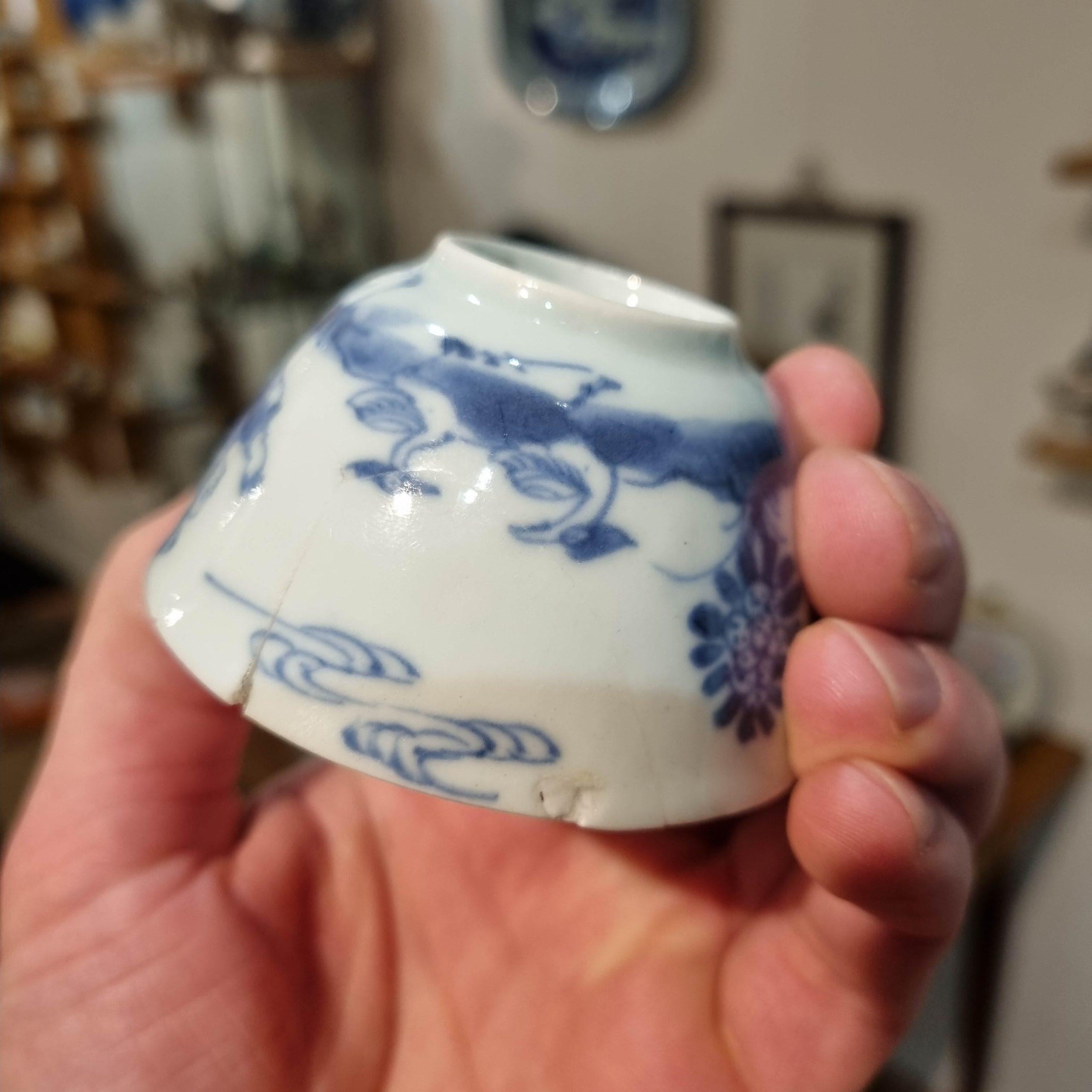 Juego de té 18C Plato de porcelana china CORNELIS PRONK 'Dame Au Parasol' Patrón en venta 4