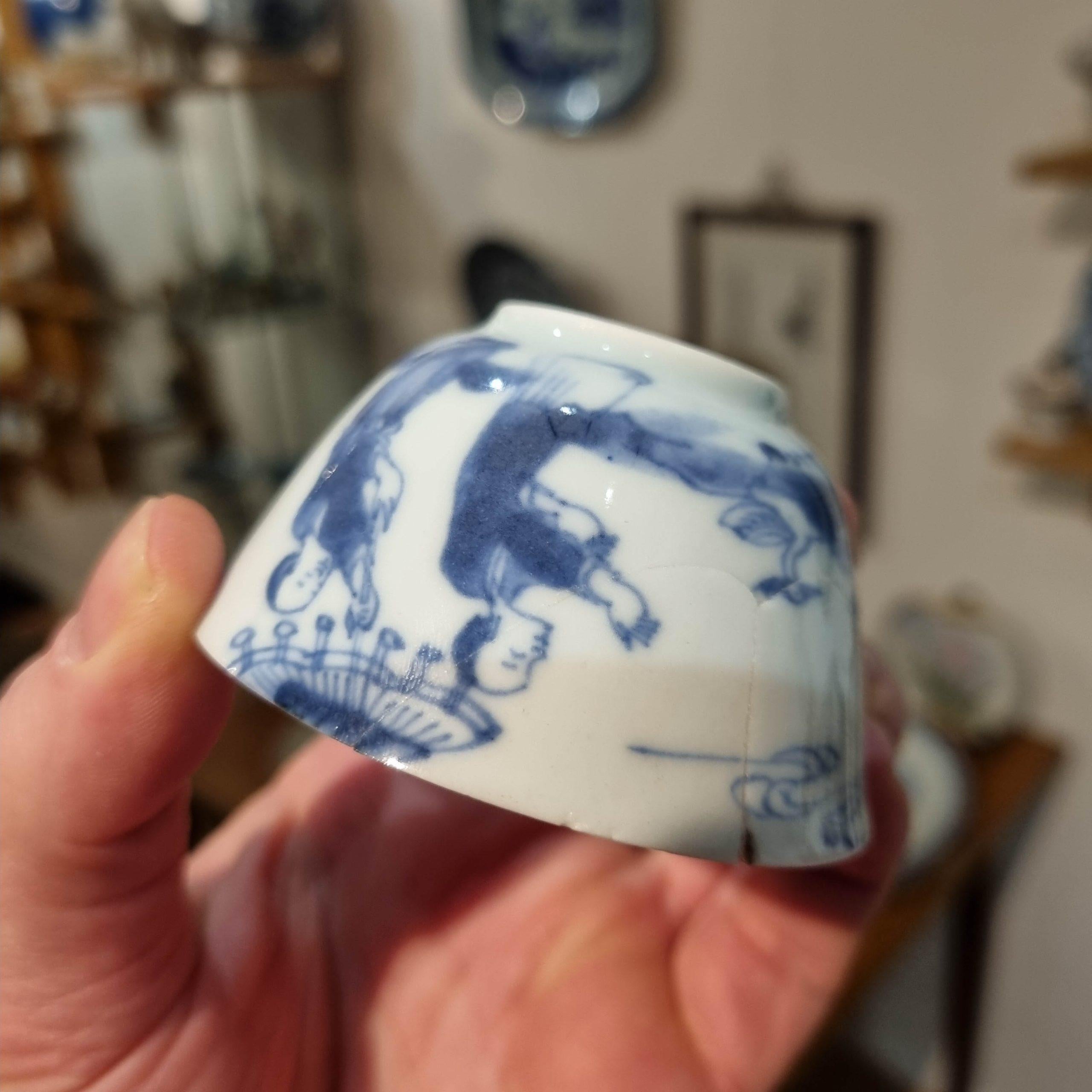 Juego de té 18C Plato de porcelana china CORNELIS PRONK 'Dame Au Parasol' Patrón en venta 6