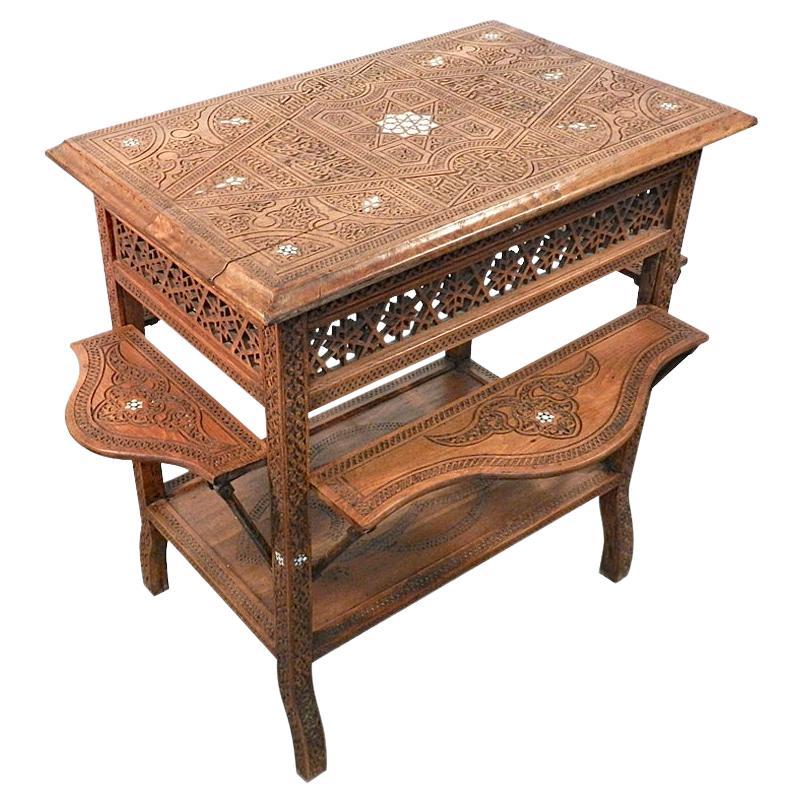 table à thé  orientaliste  Travail, vers 1900-1930
