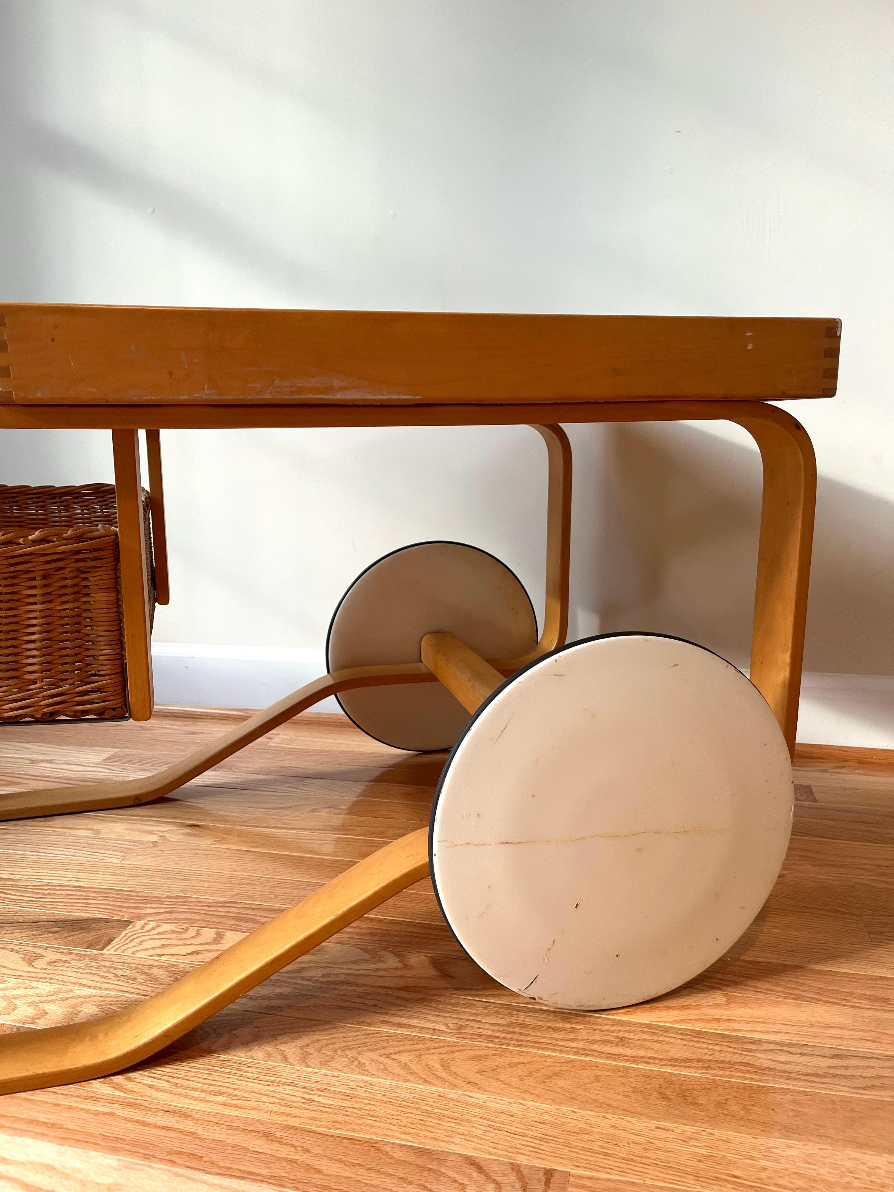 Chariot à thé 900 par Alvar Aalto+Aalto pour Artek, Modèle No. en vente 9