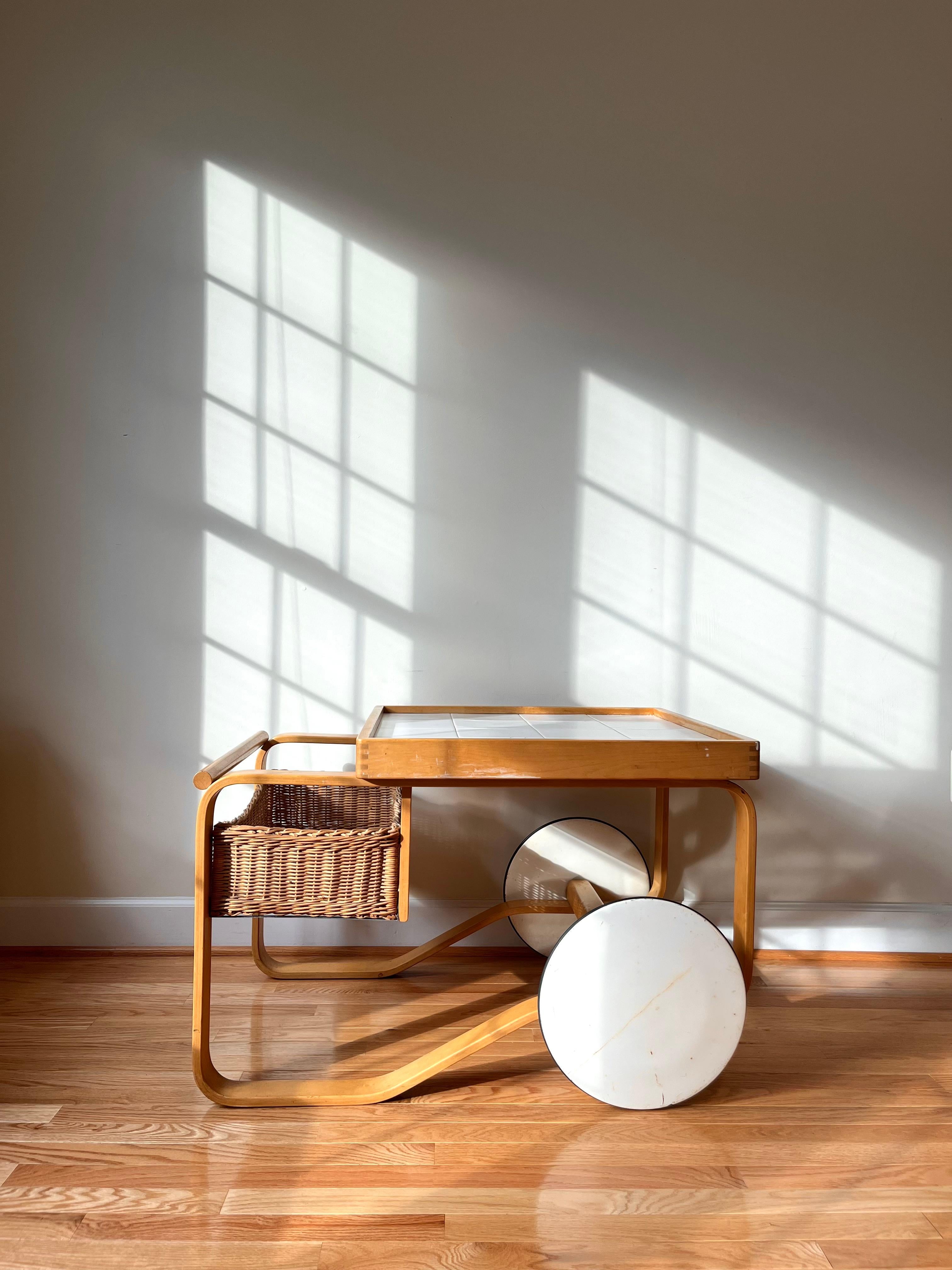 Finlandais Chariot à thé 900 par Alvar Aalto+Aalto pour Artek, Modèle No. en vente