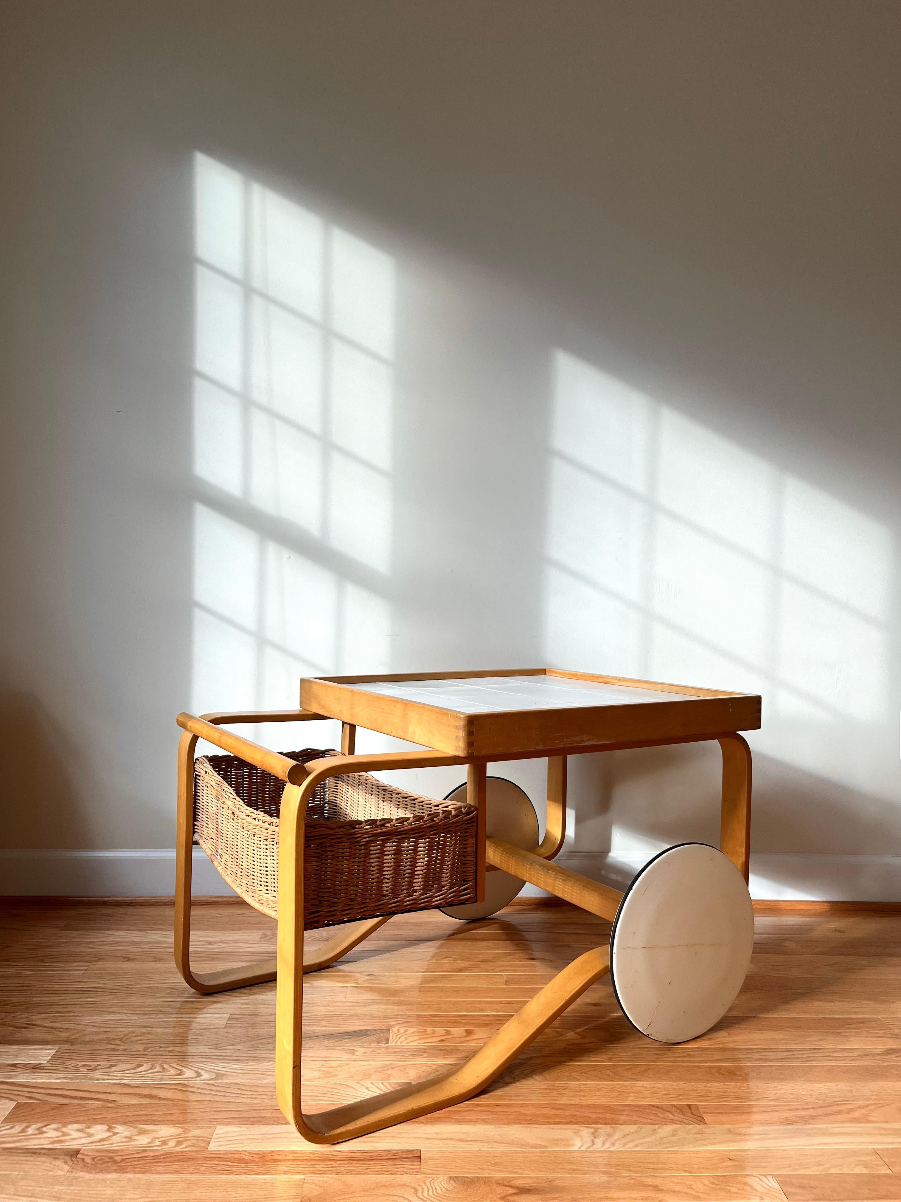 Chariot à thé 900 par Alvar Aalto+Aalto pour Artek, Modèle No. État moyen - En vente à Centreville, VA