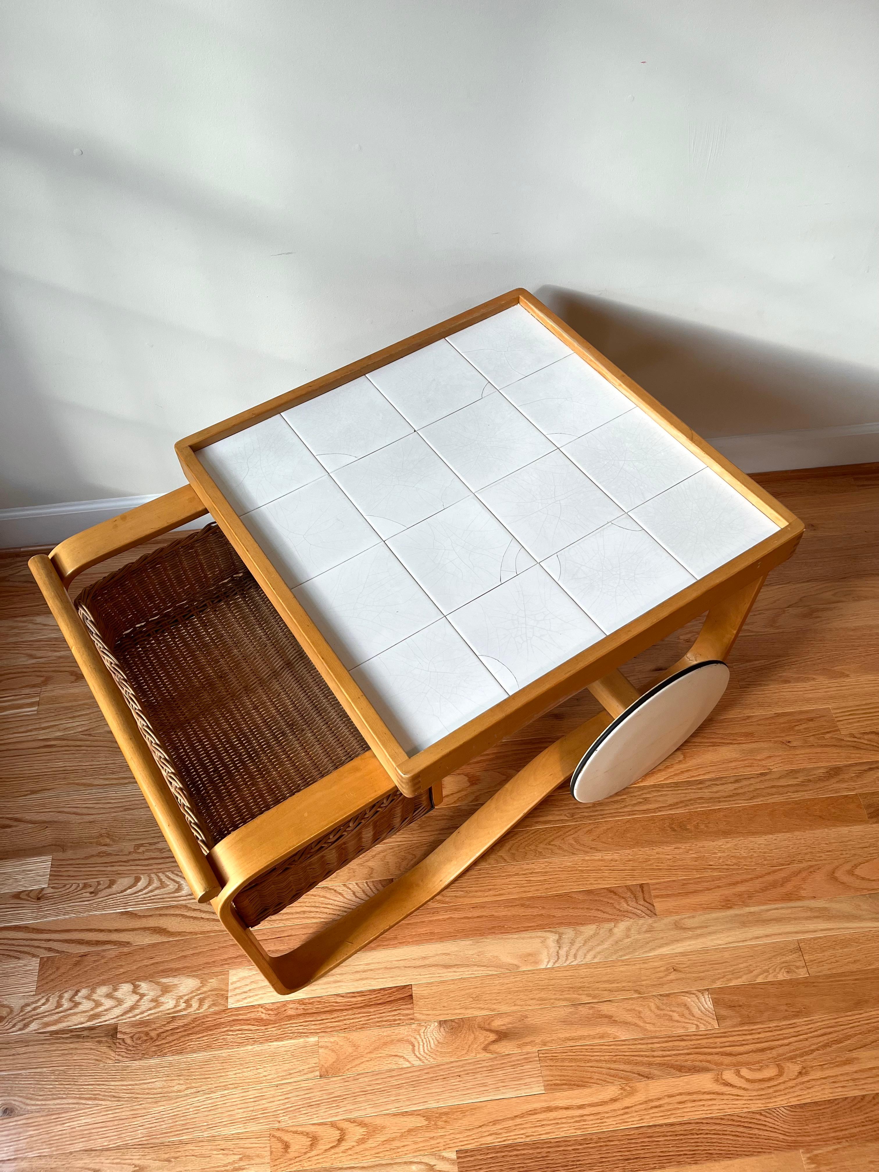 20ième siècle Chariot à thé 900 par Alvar Aalto+Aalto pour Artek, Modèle No. en vente