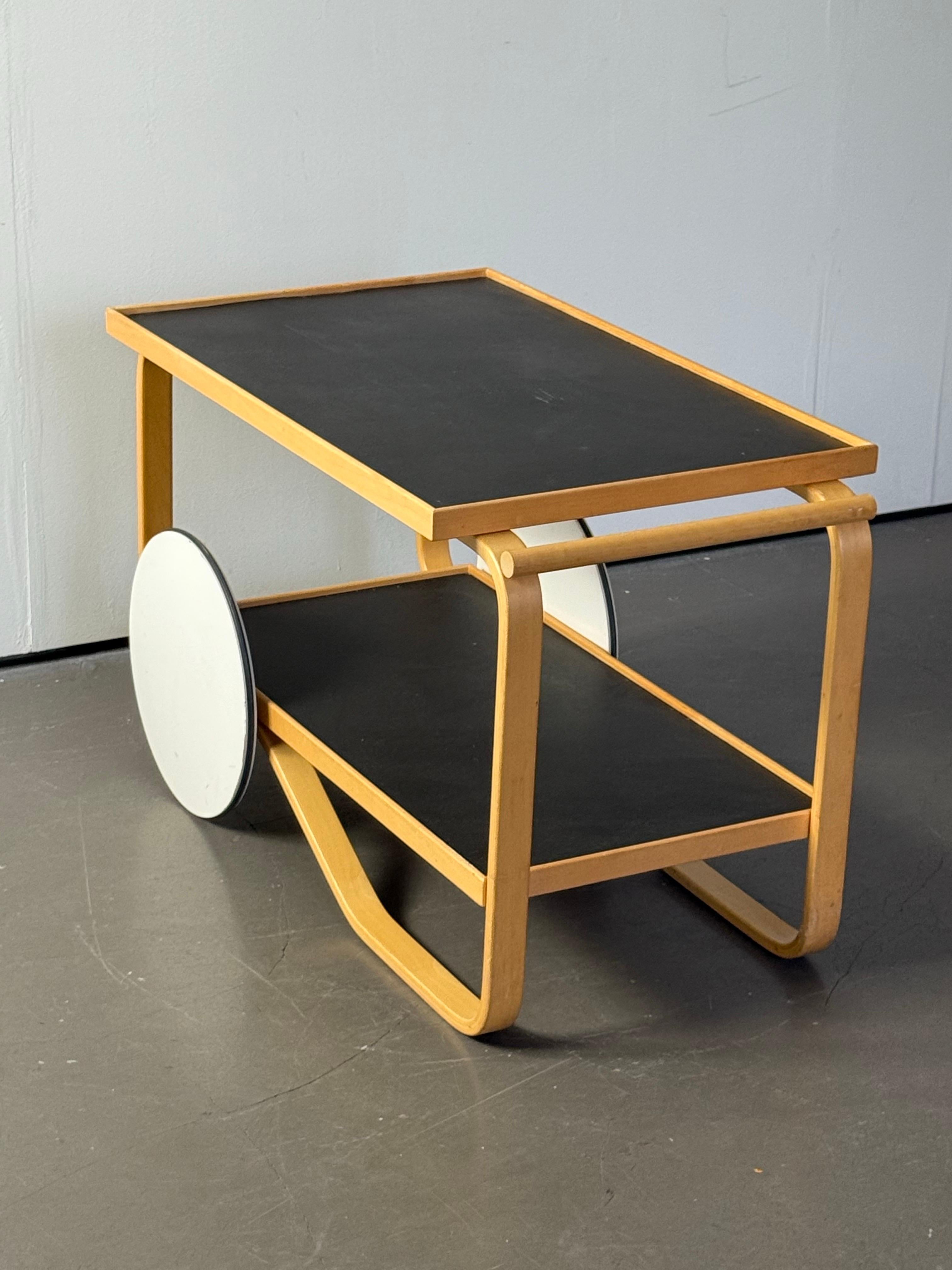 20th Century Tea trolley 901, Alvar Aalto for Artek For Sale